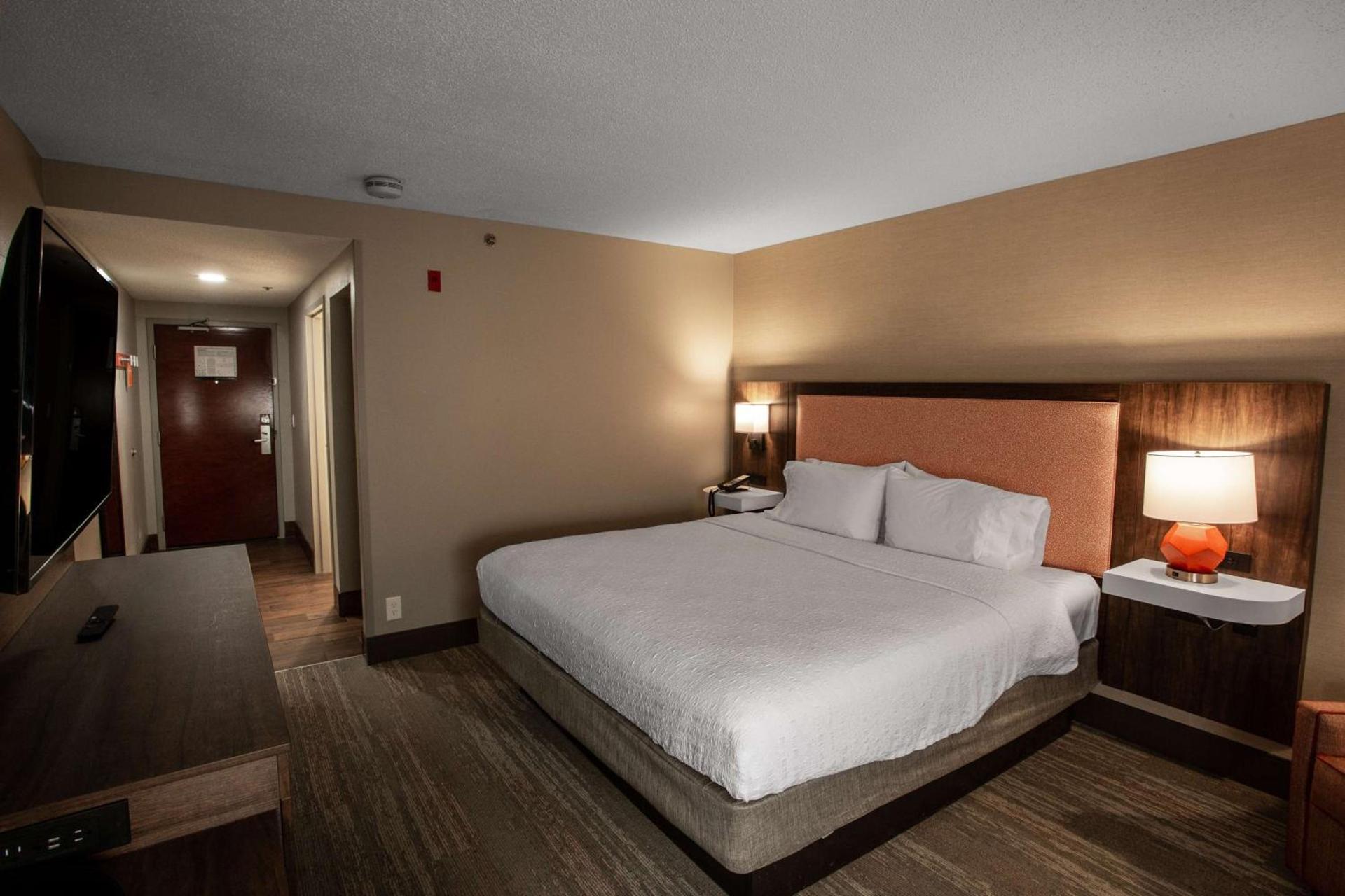 Hampton Inn Springfield photo 19
