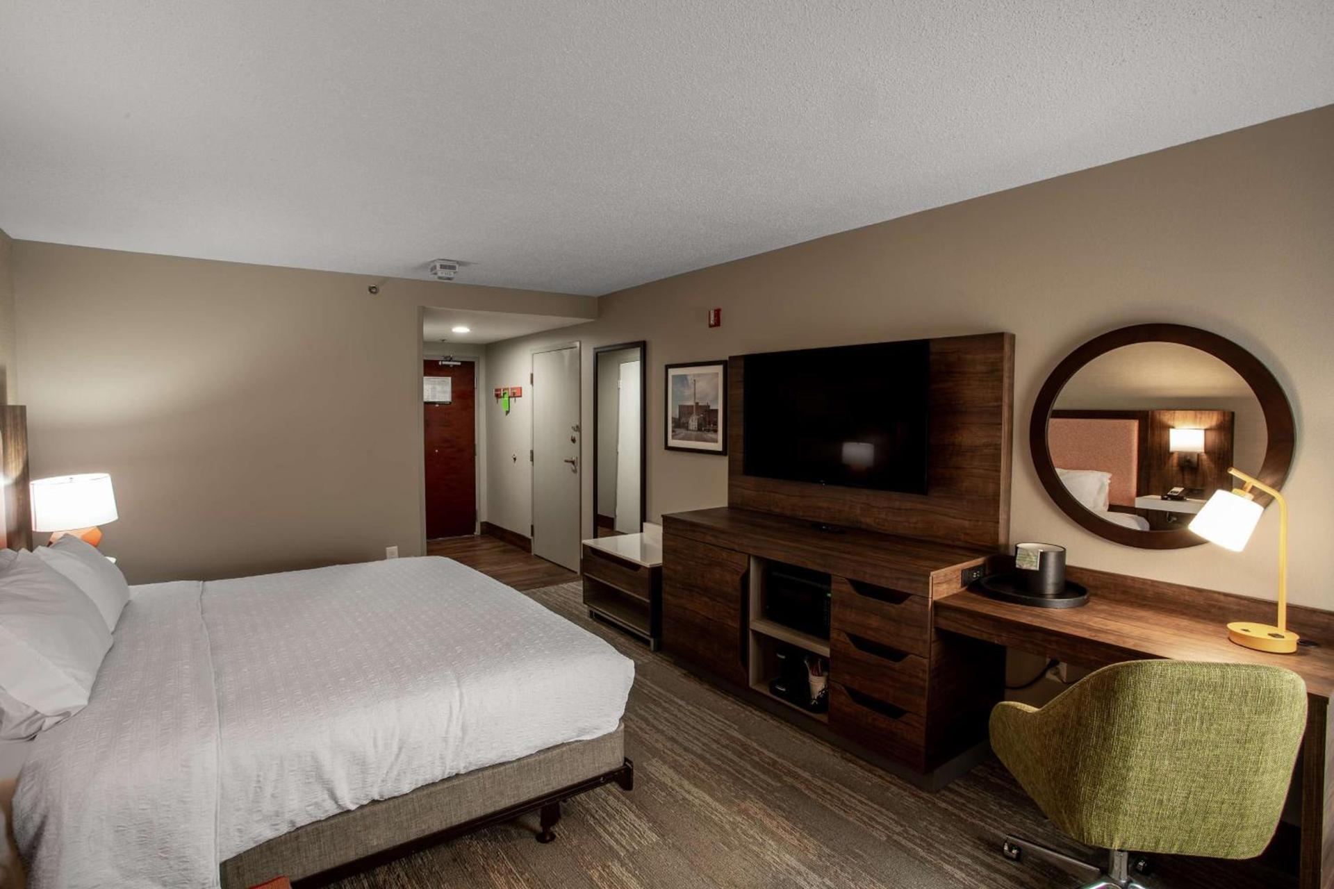 Hampton Inn Springfield photo 18