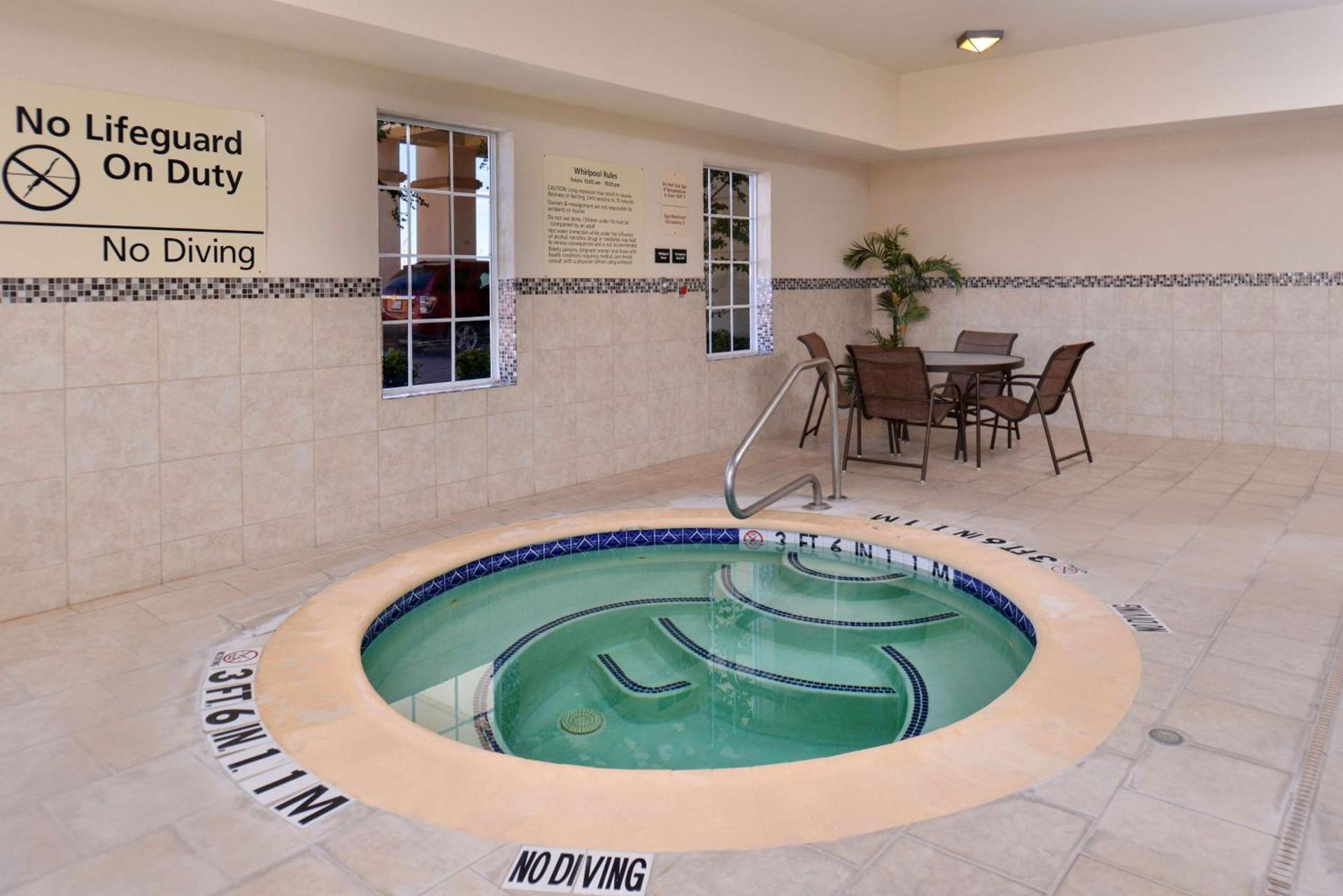 Hampton Inn Van Horn photo 8
