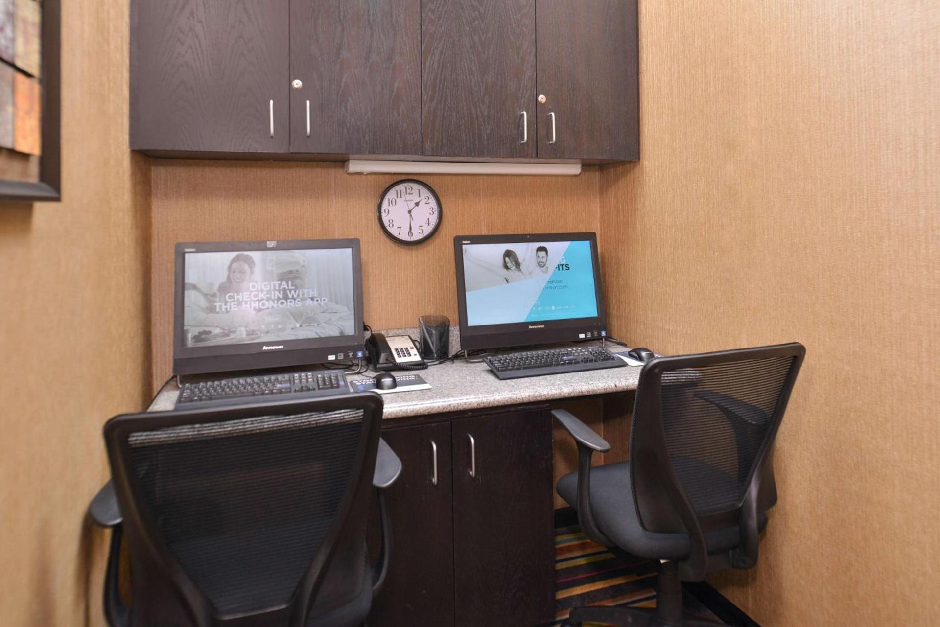 Hampton Inn Van Horn photo 32