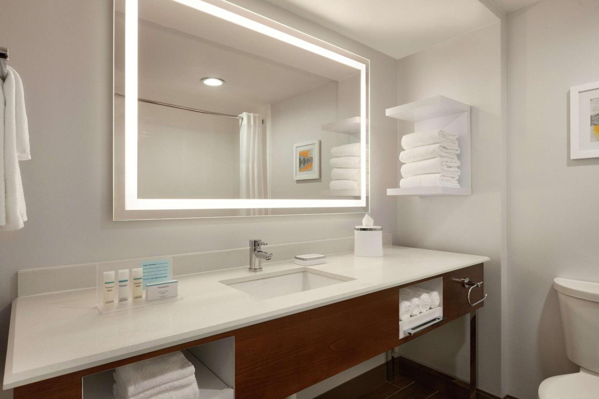 Hampton Inn Dulles/Cascades photo 19