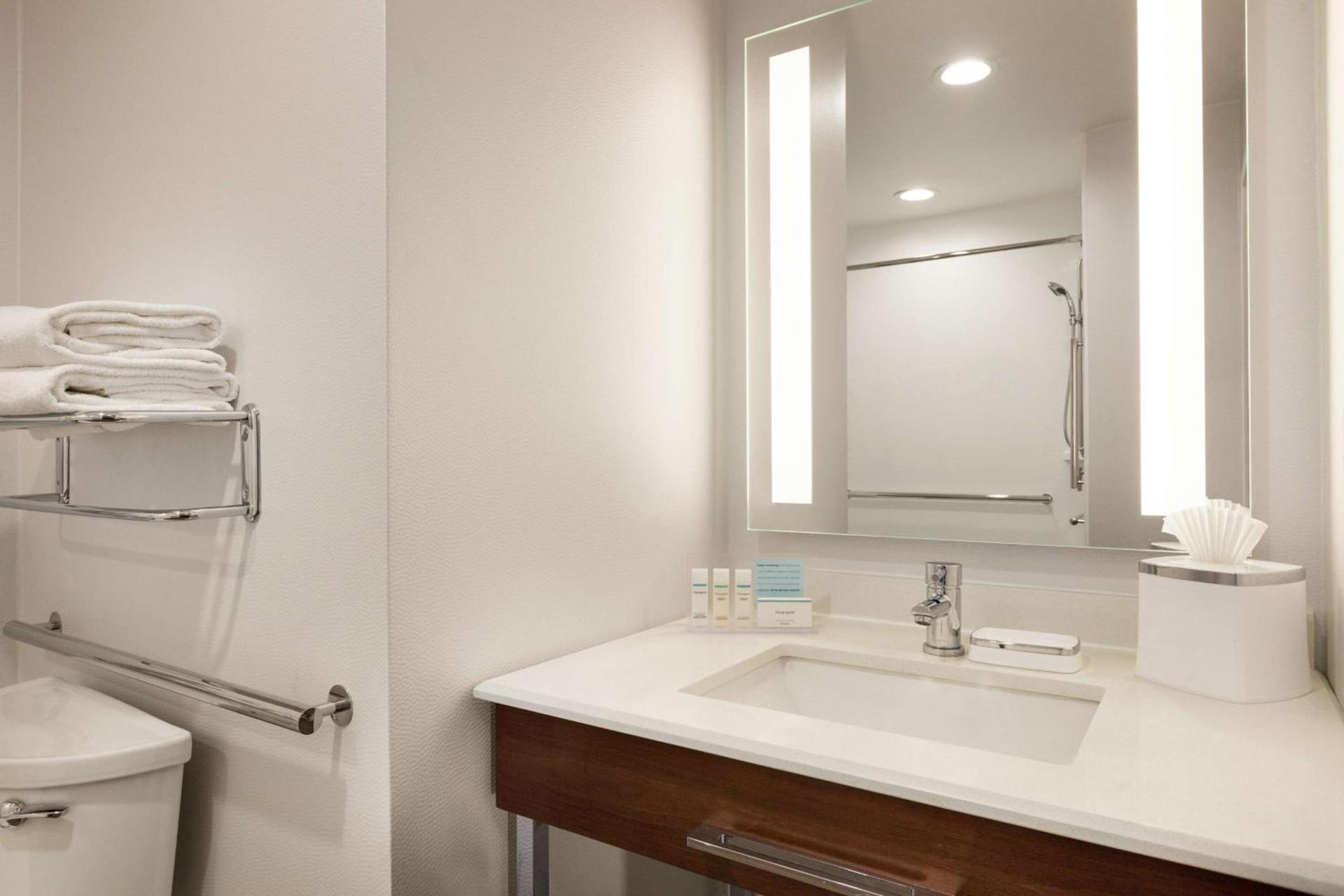 Hampton Inn Dulles/Cascades photo 24