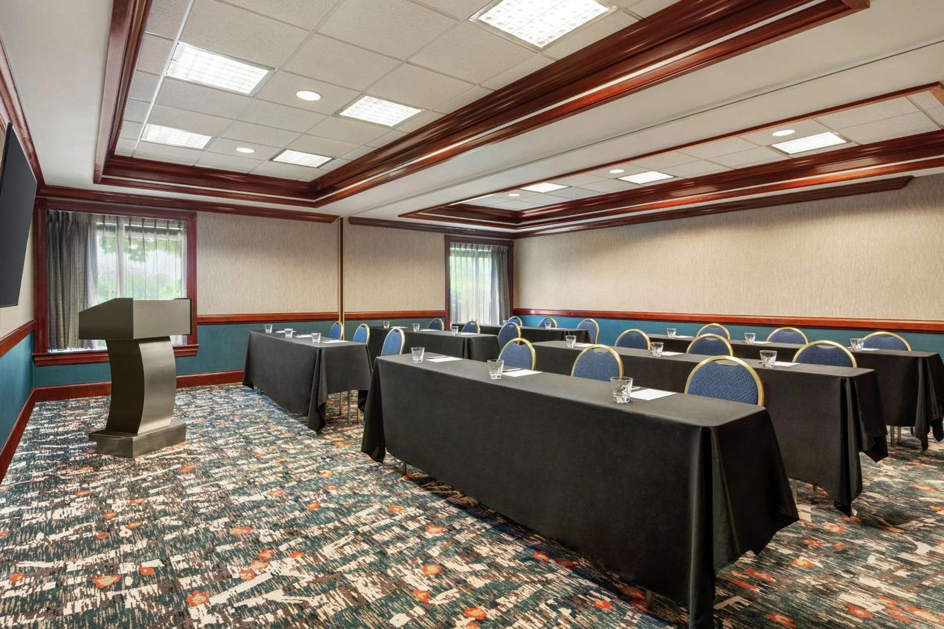 Hampton Inn Dulles/Cascades photo 30