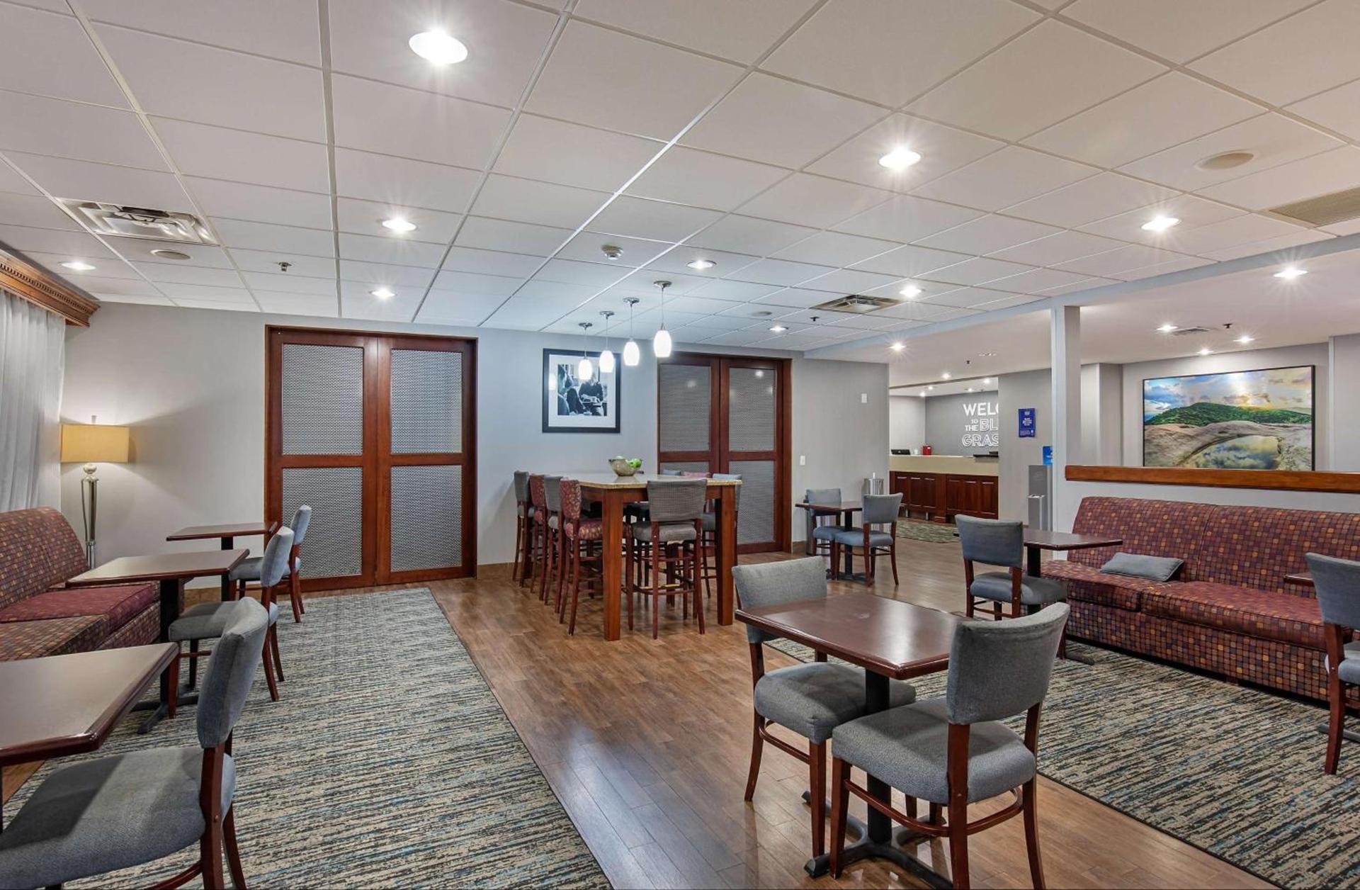 Hampton Inn Corbin photo 5