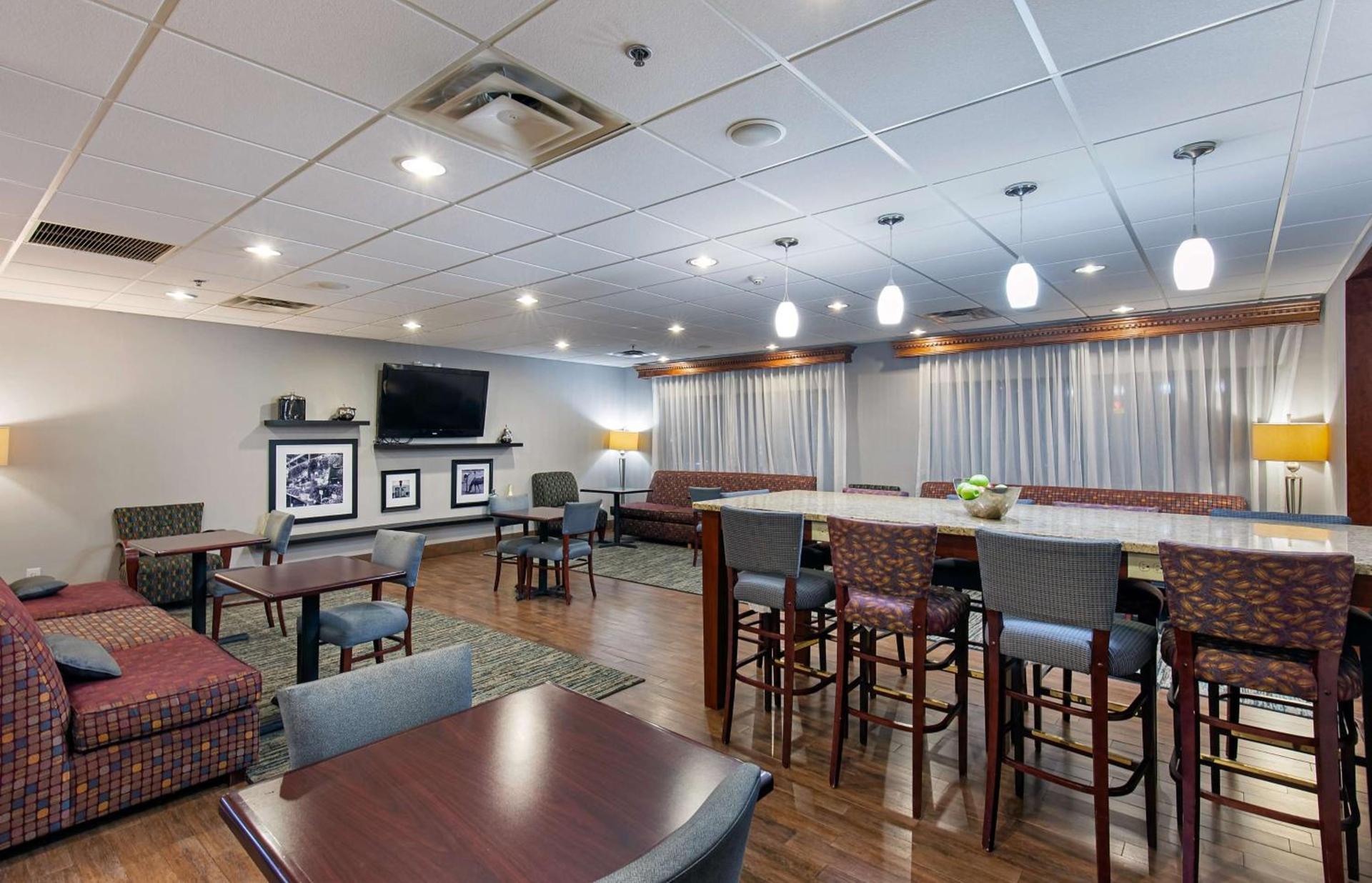 Hampton Inn Corbin photo 4