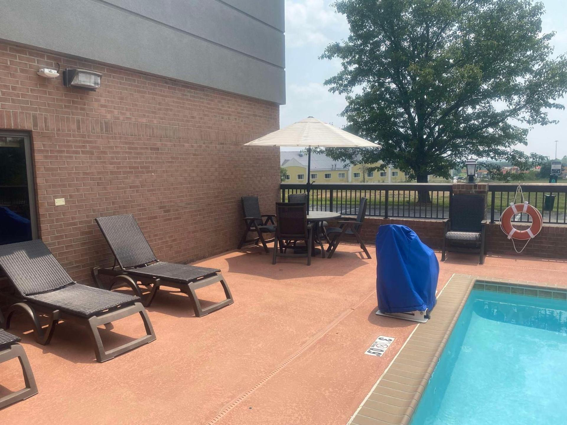 Hampton Inn Corbin photo 9