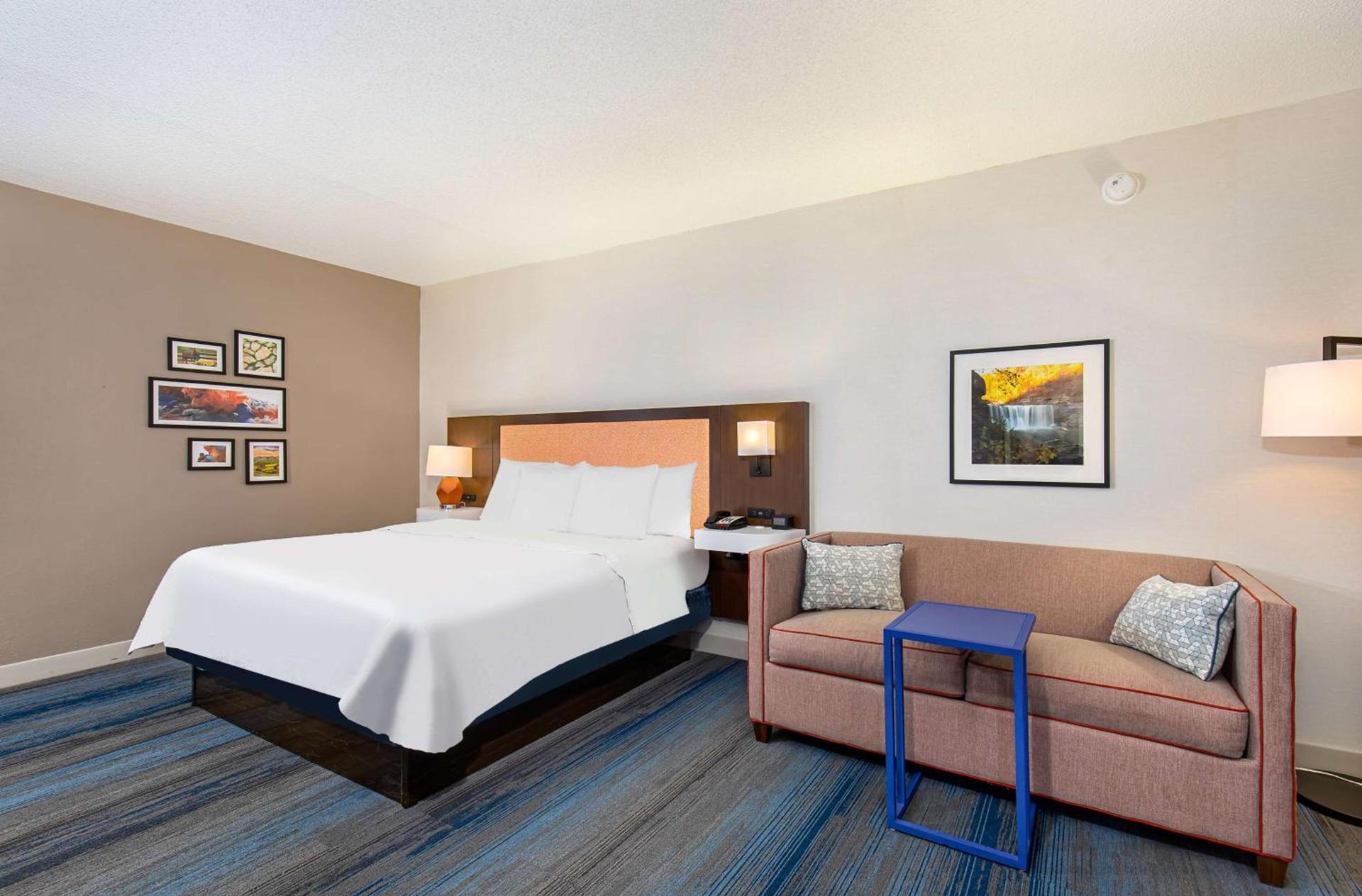 Hampton Inn Corbin photo 16