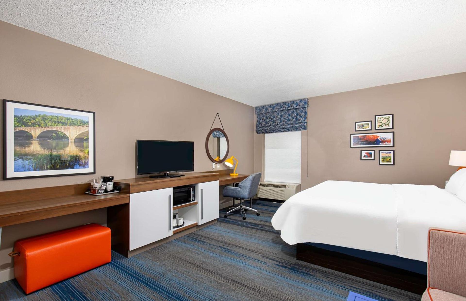 Hampton Inn Corbin photo 18
