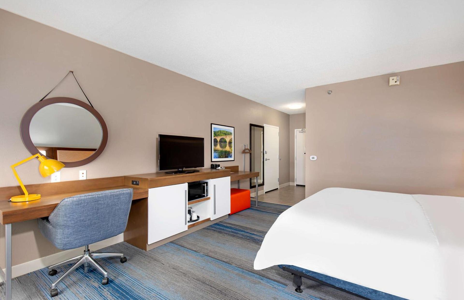 Hampton Inn Corbin photo 22
