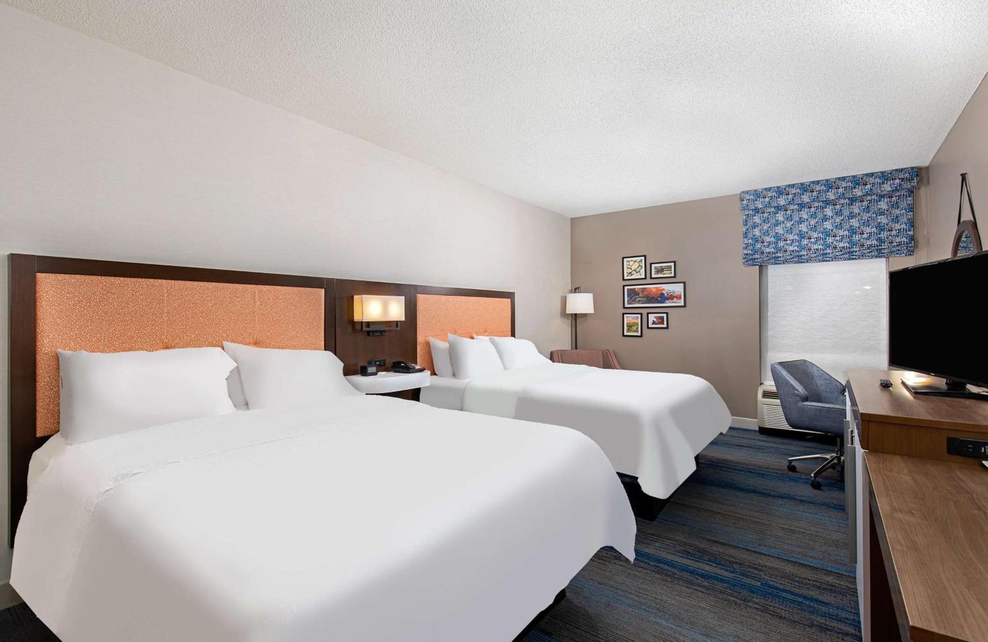 Hampton Inn Corbin photo 30