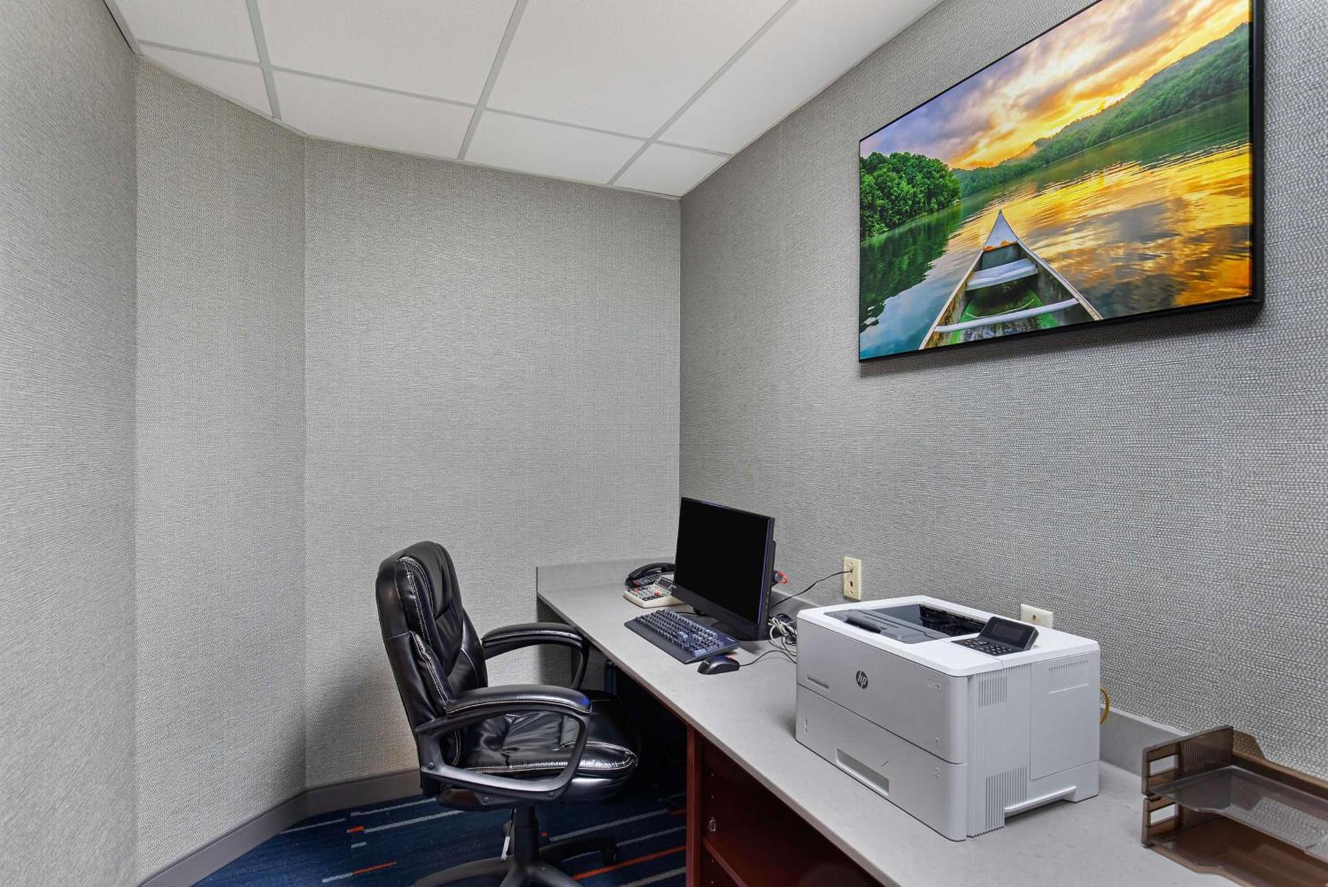Hampton Inn Corbin photo 33