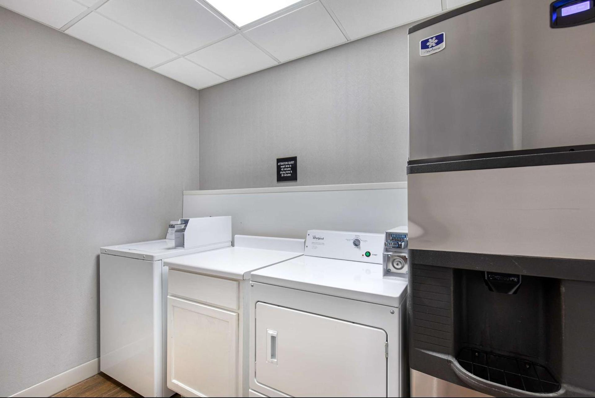 Hampton Inn Corbin photo 32