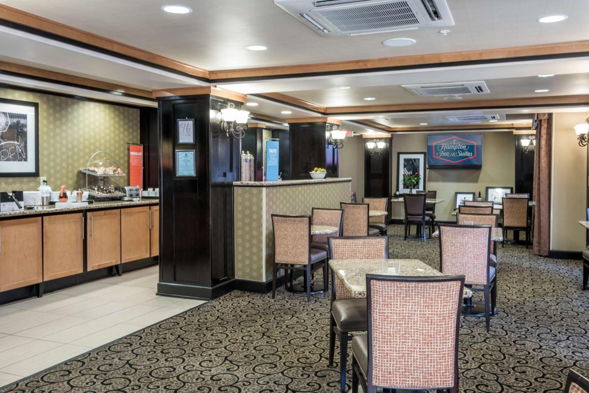 Hampton Inn & Suites Montgomery-Downtown photo 20