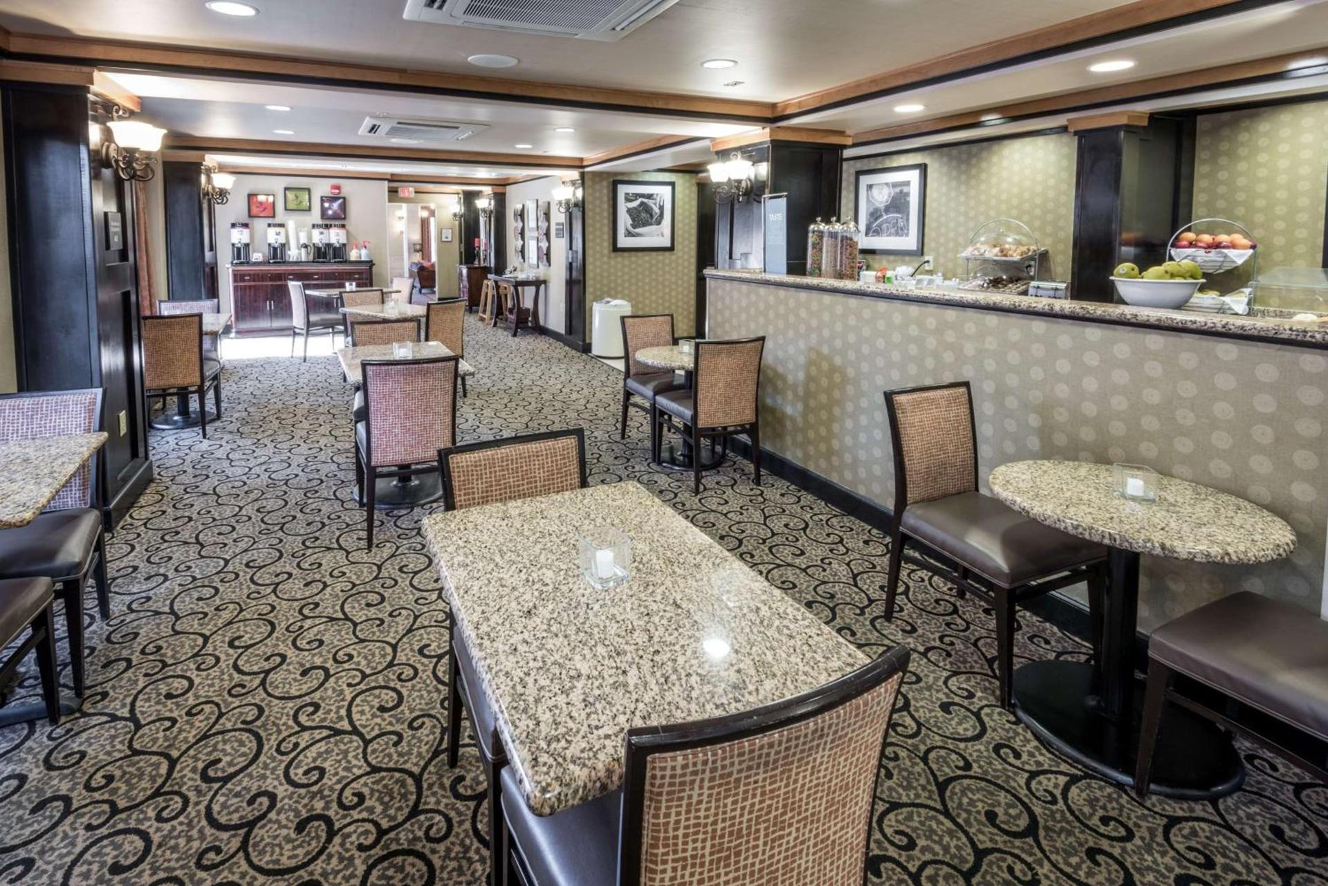 Hampton Inn & Suites Montgomery-Downtown photo 22