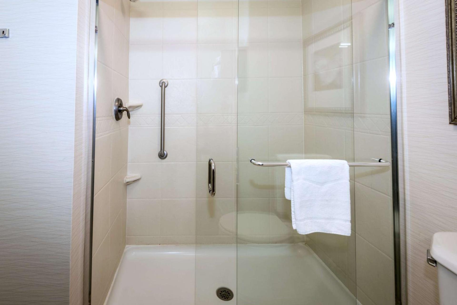 Hampton Inn & Suites Montgomery-Downtown photo 33