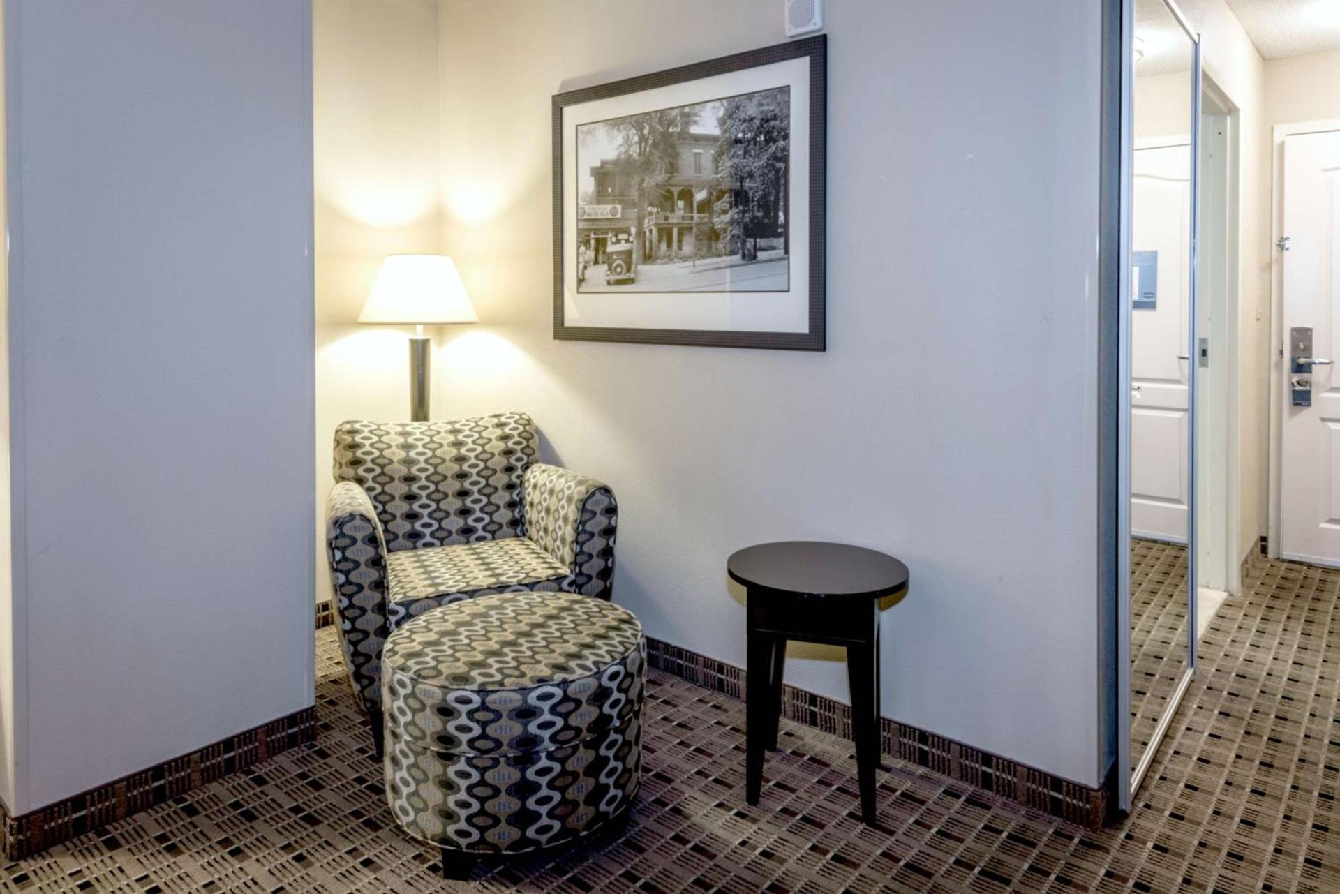 Hampton Inn & Suites Montgomery-Downtown photo 40