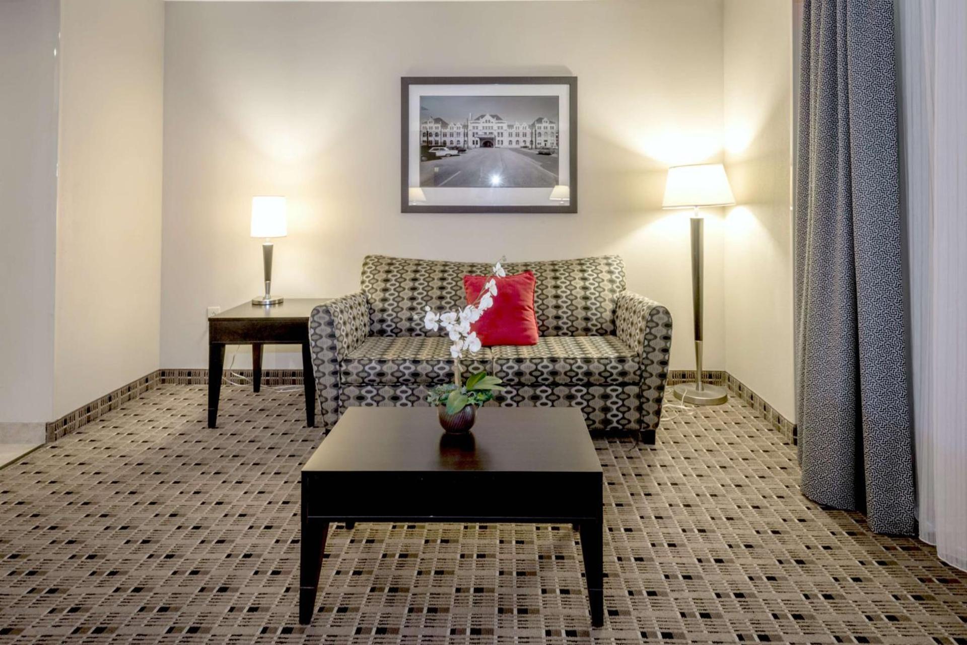 Hampton Inn & Suites Montgomery-Downtown photo 52
