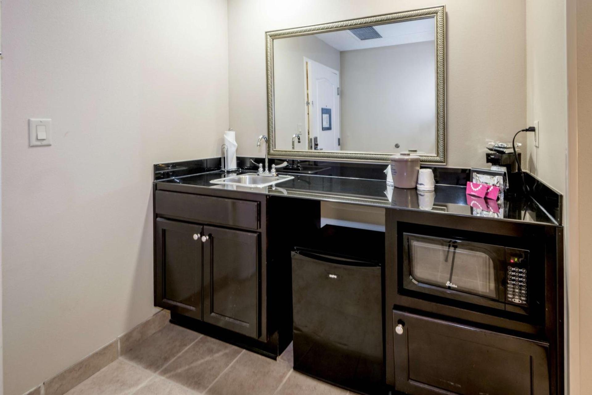 Hampton Inn & Suites Montgomery-Downtown photo 65