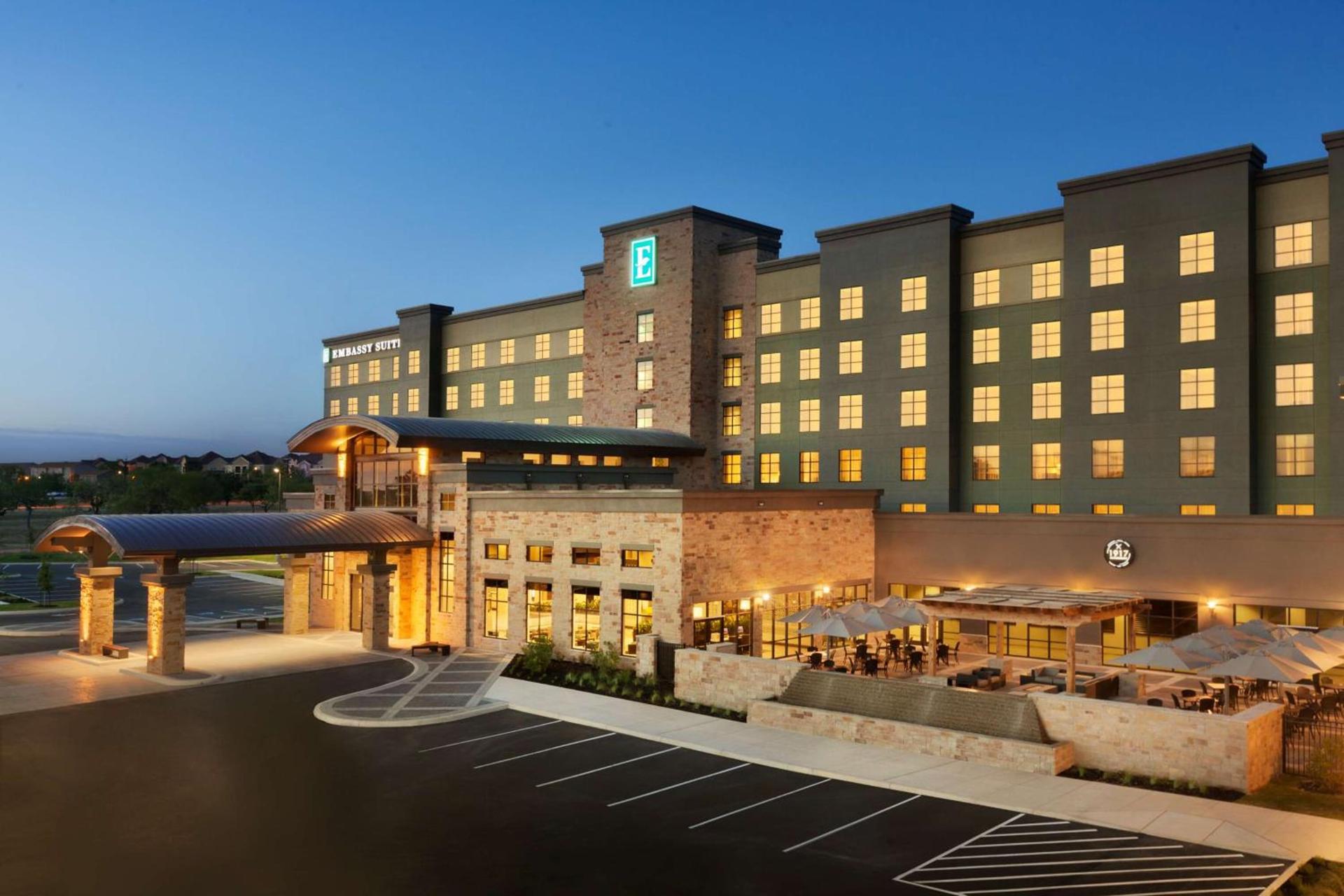 Embassy Suites San Antonio Brooks City Base Hotel & Spa photo 4