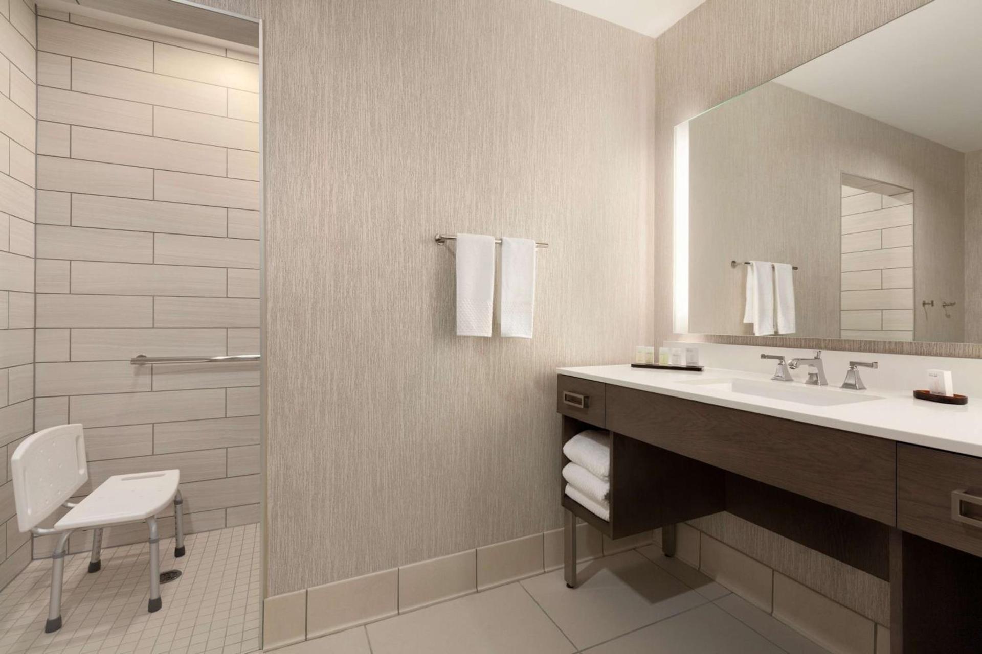 Embassy Suites San Antonio Brooks City Base Hotel & Spa photo 32