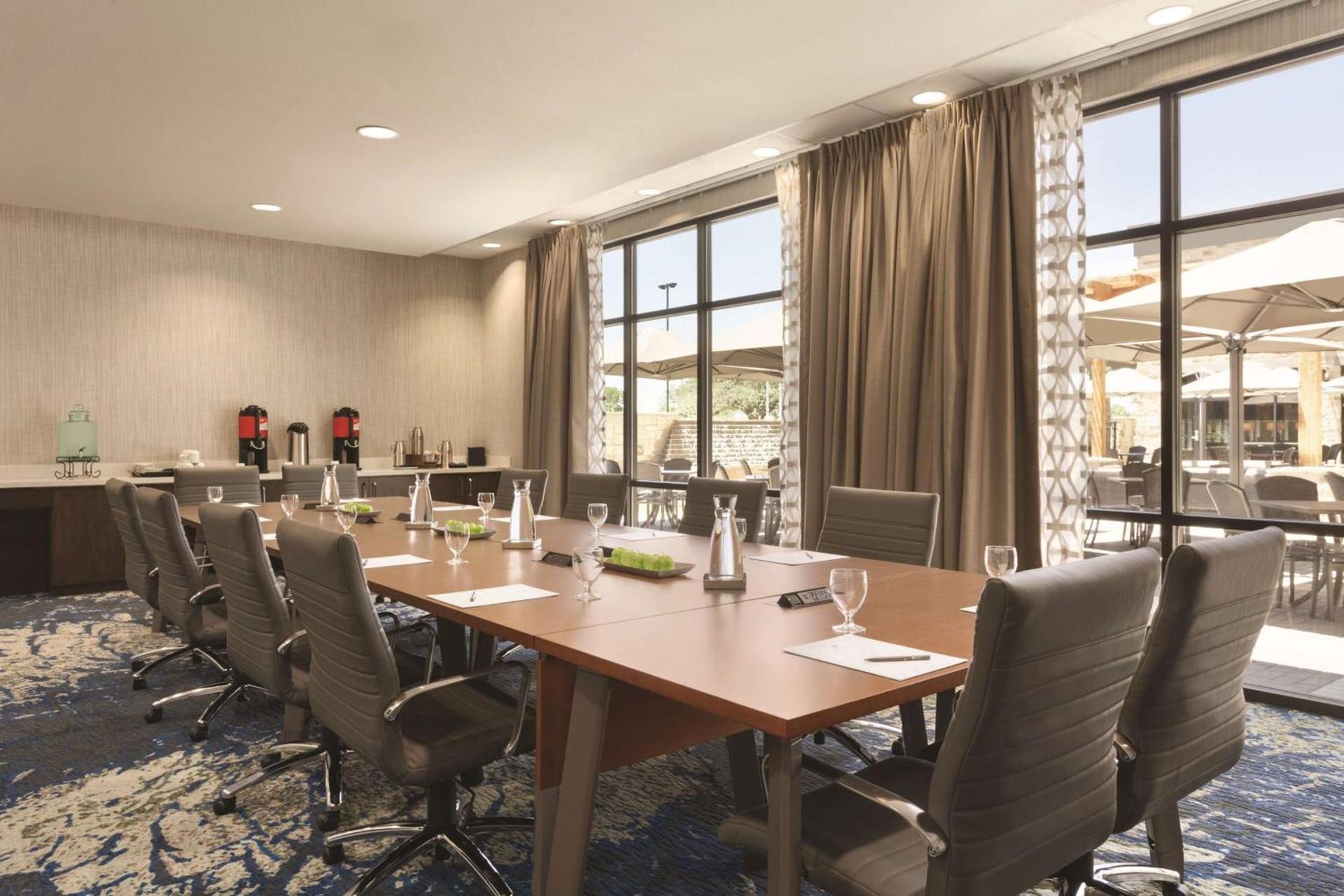 Embassy Suites San Antonio Brooks City Base Hotel & Spa photo 39
