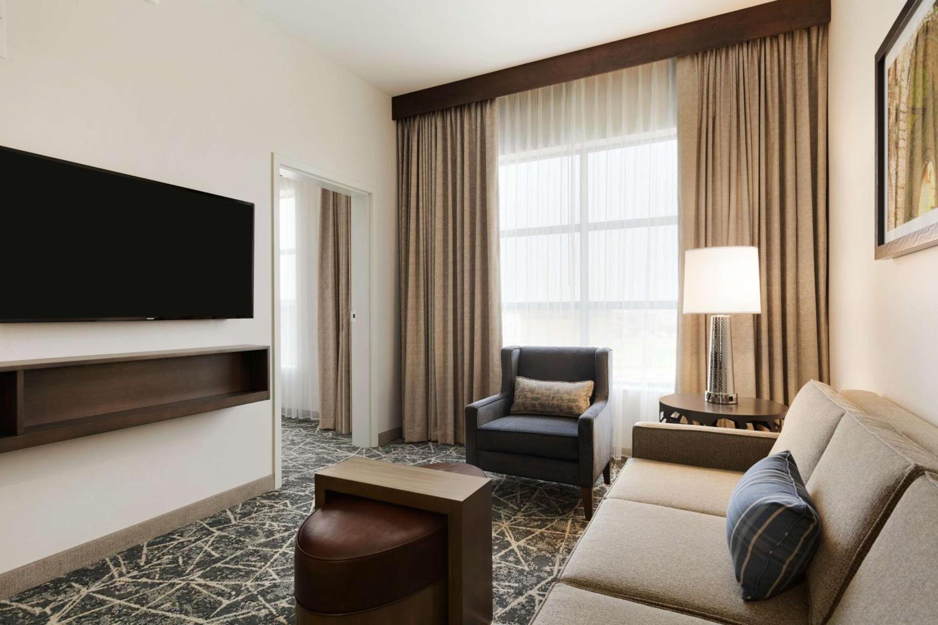 Embassy Suites San Antonio Brooks City Base Hotel & Spa photo 59