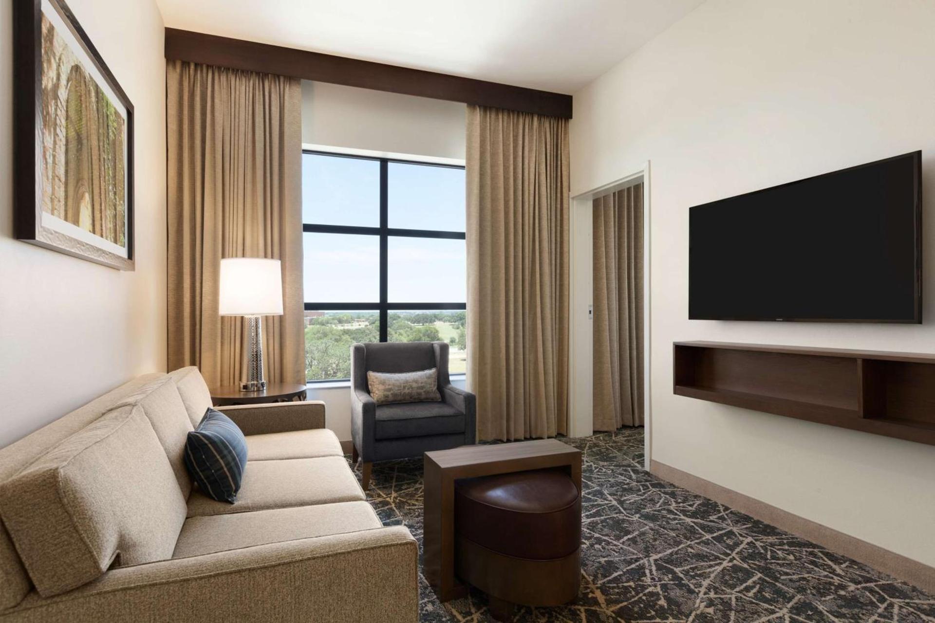 Embassy Suites San Antonio Brooks City Base Hotel & Spa photo 61