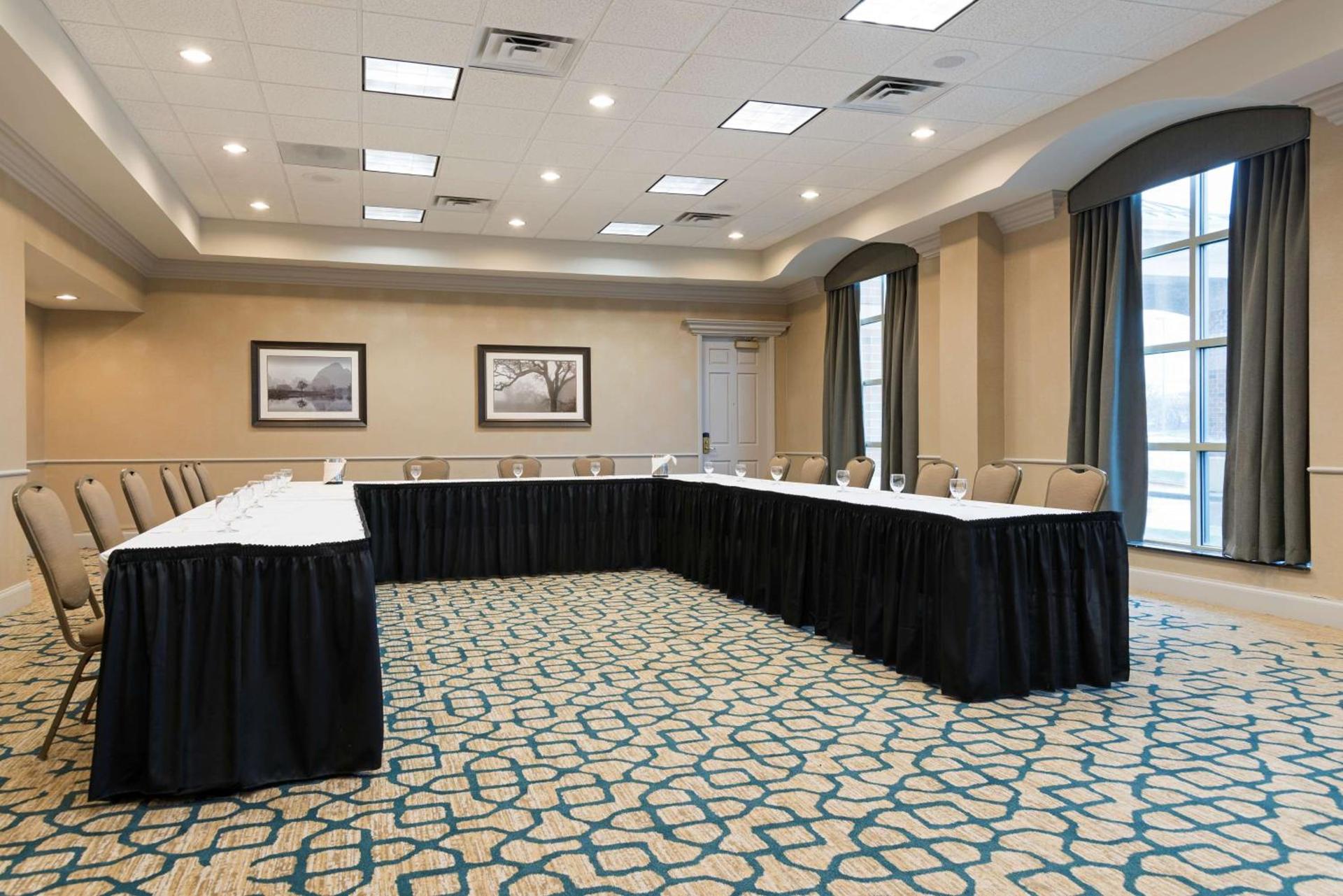 Doubletree by Hilton Pleasant Prairie Kenosha, WI photo 32