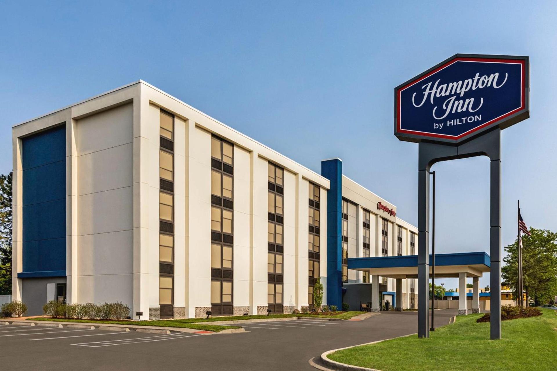 Hampton Inn Chicago-O'Hare International Airport photo 4
