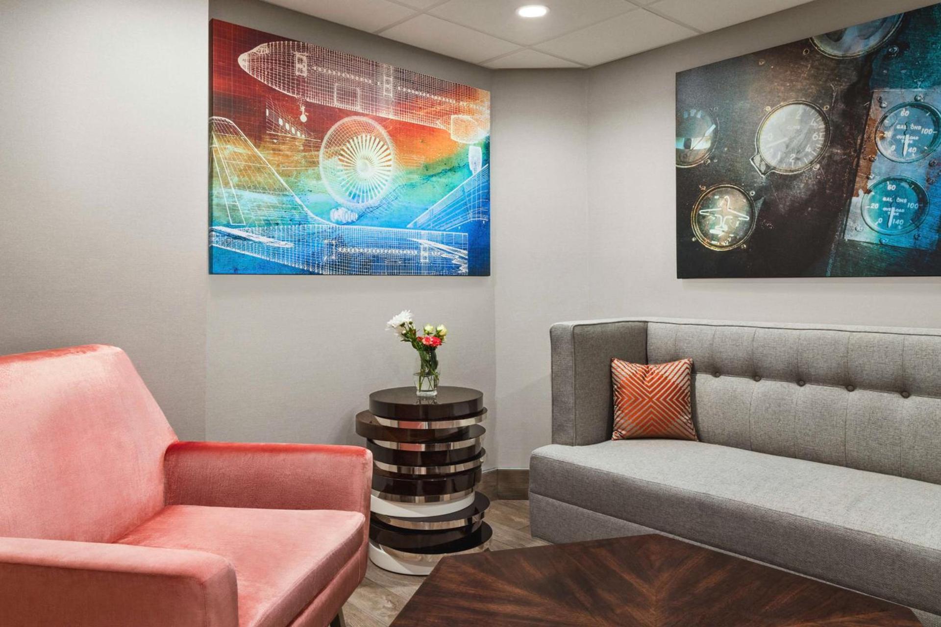 Hampton Inn Chicago-O'Hare International Airport photo 7