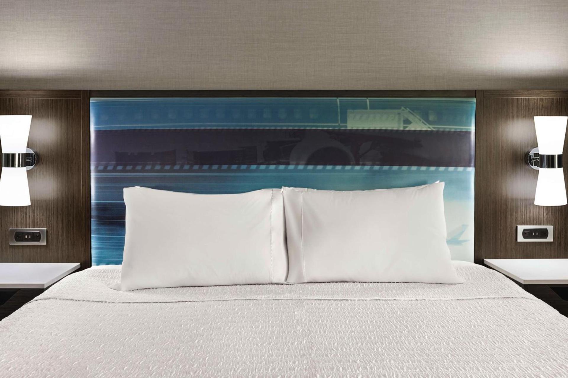 Hampton Inn Chicago-O'Hare International Airport photo 18