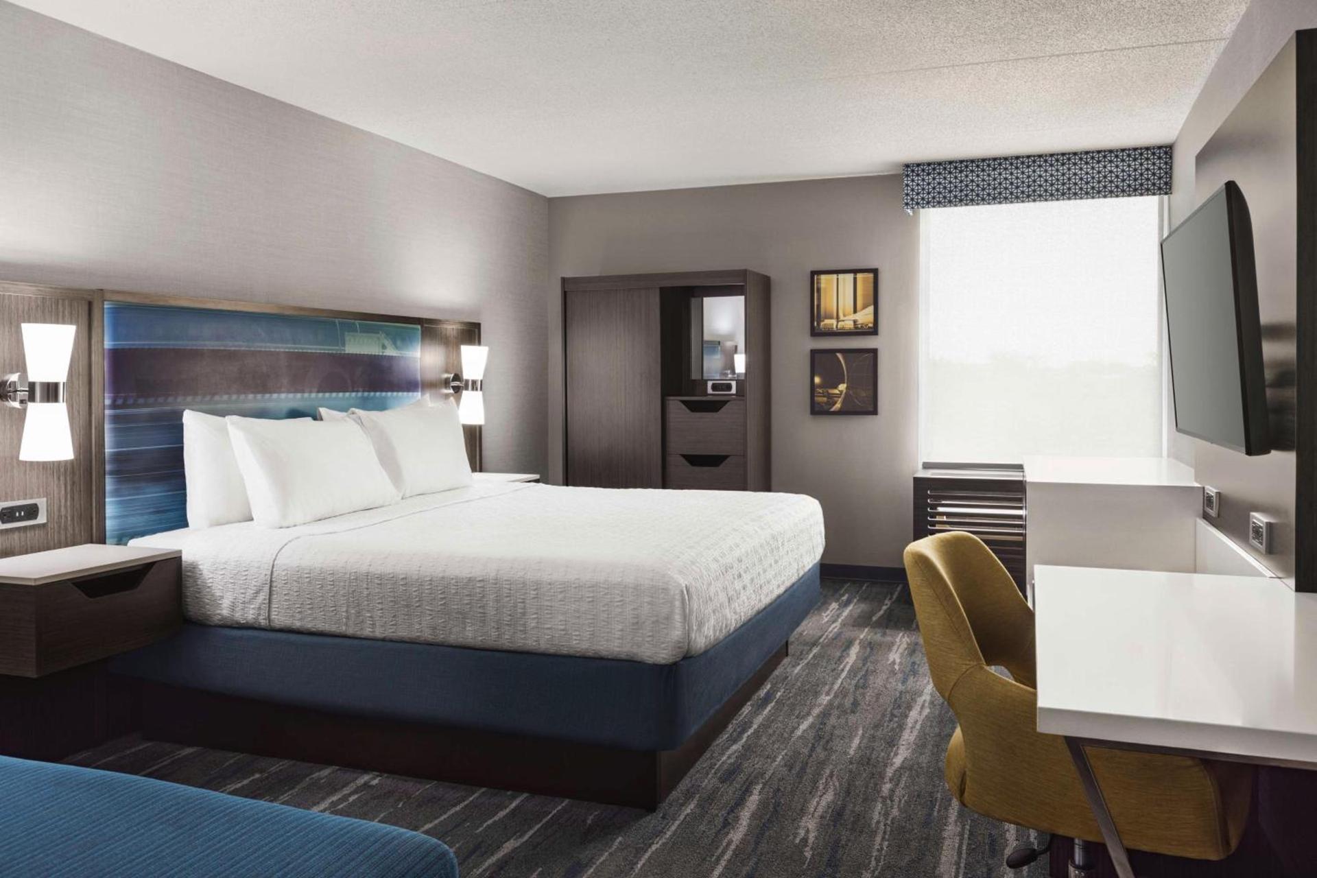 Hampton Inn Chicago-O'Hare International Airport photo 24