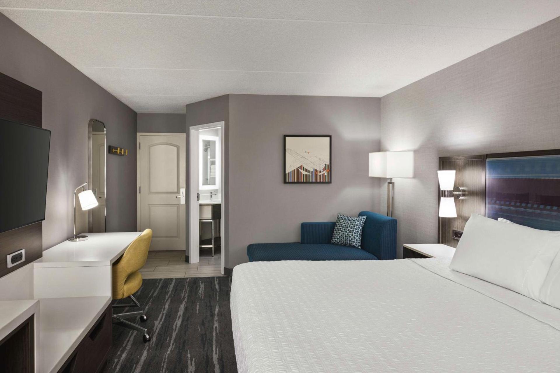 Hampton Inn Chicago-O'Hare International Airport photo 25