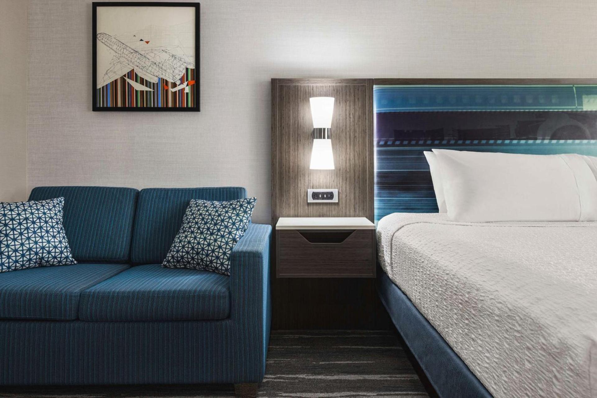Hampton Inn Chicago-O'Hare International Airport photo 28