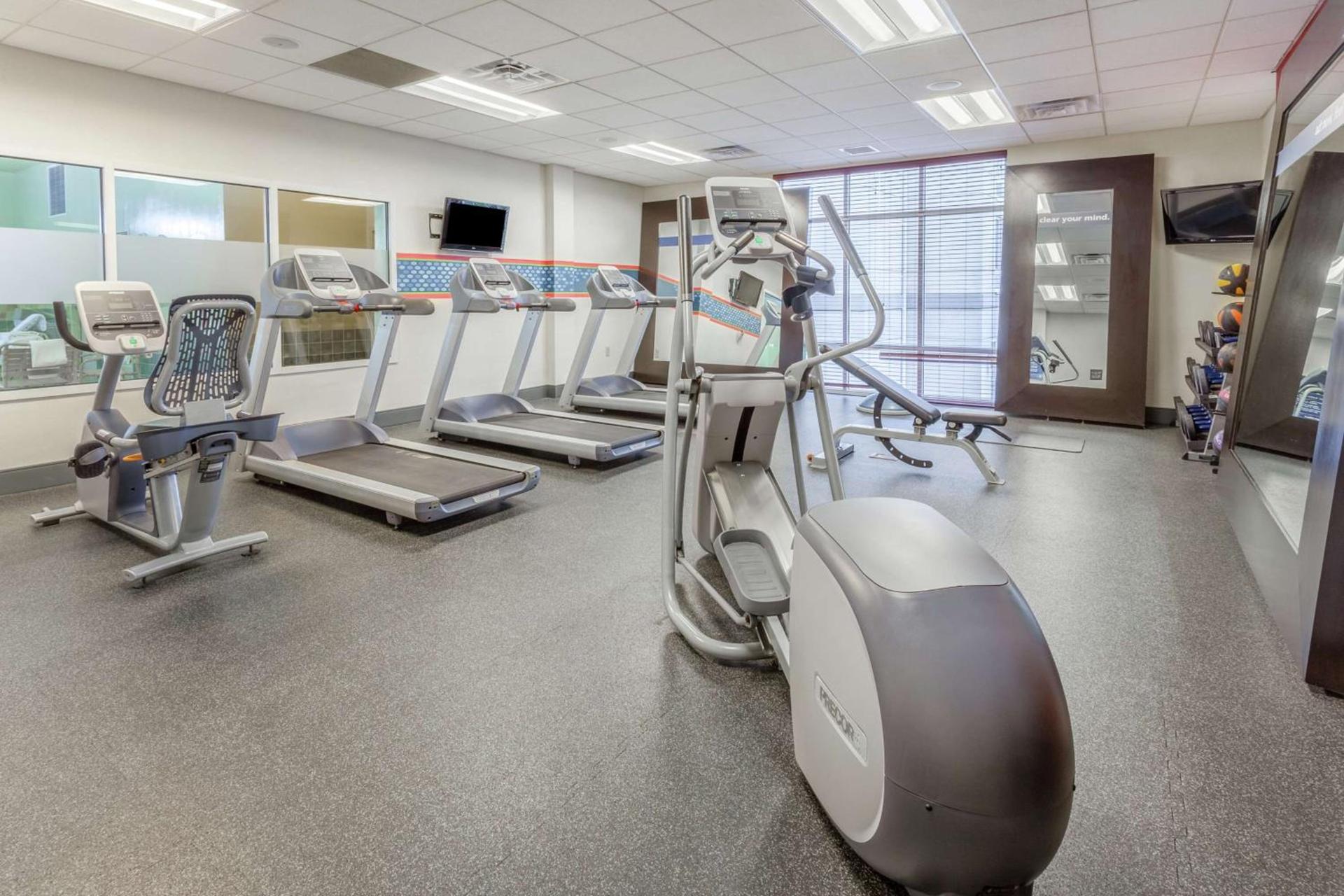 Hampton Inn Owings Mills photo 8