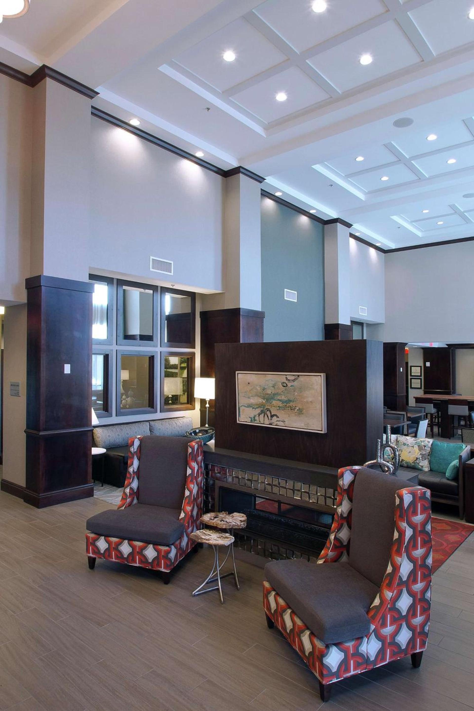Hampton Inn & Suites Columbus/University Area photo 7