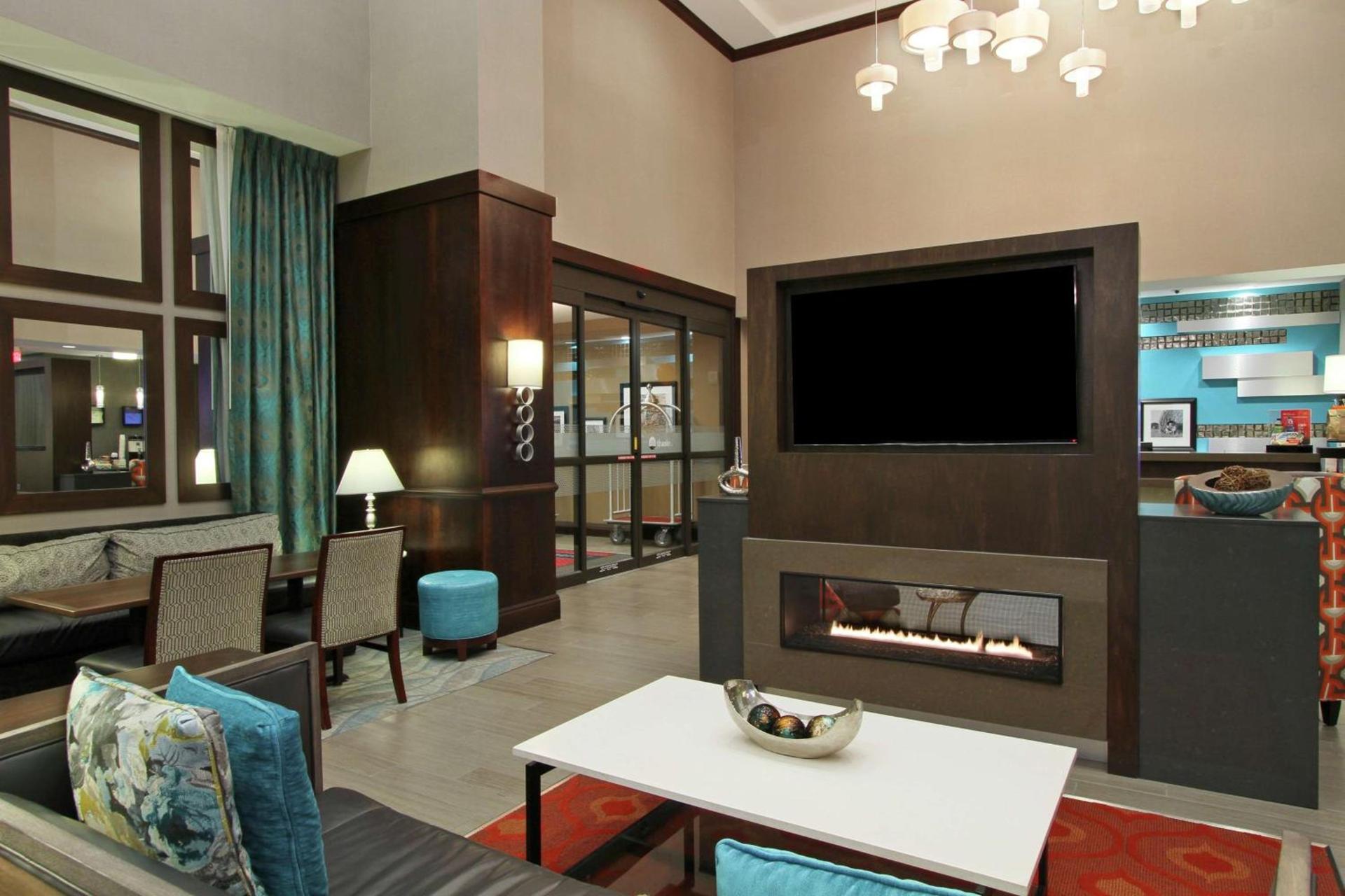 Hampton Inn & Suites Columbus/University Area photo 10