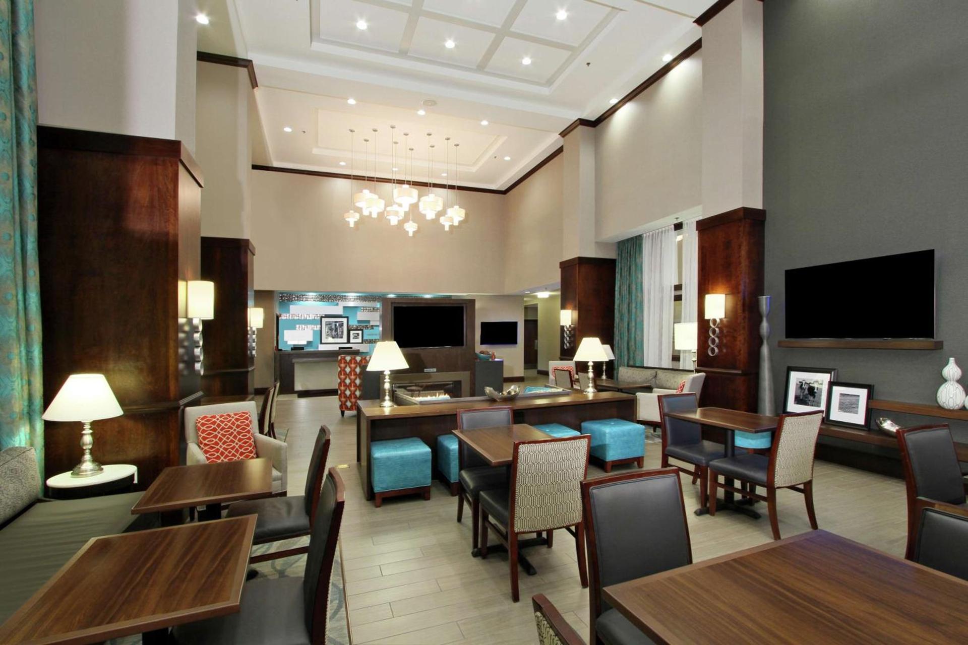 Hampton Inn & Suites Columbus/University Area photo 13