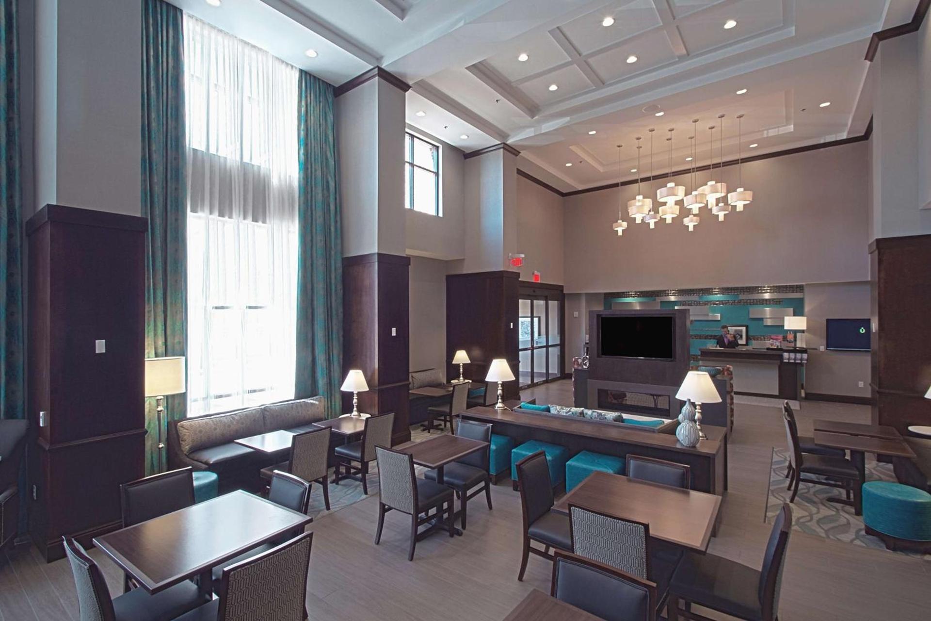 Hampton Inn & Suites Columbus/University Area photo 19