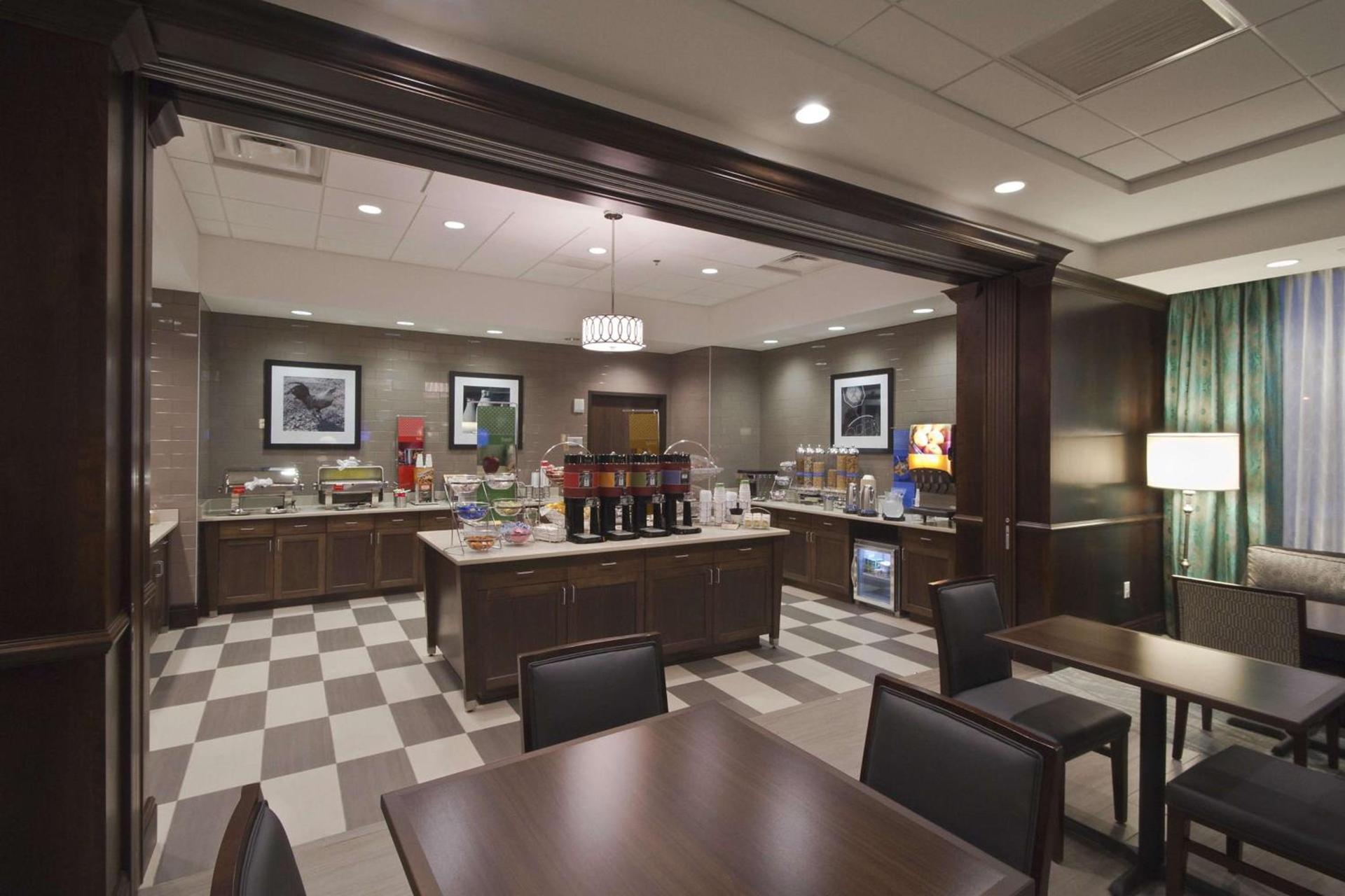 Hampton Inn & Suites Columbus/University Area photo 26