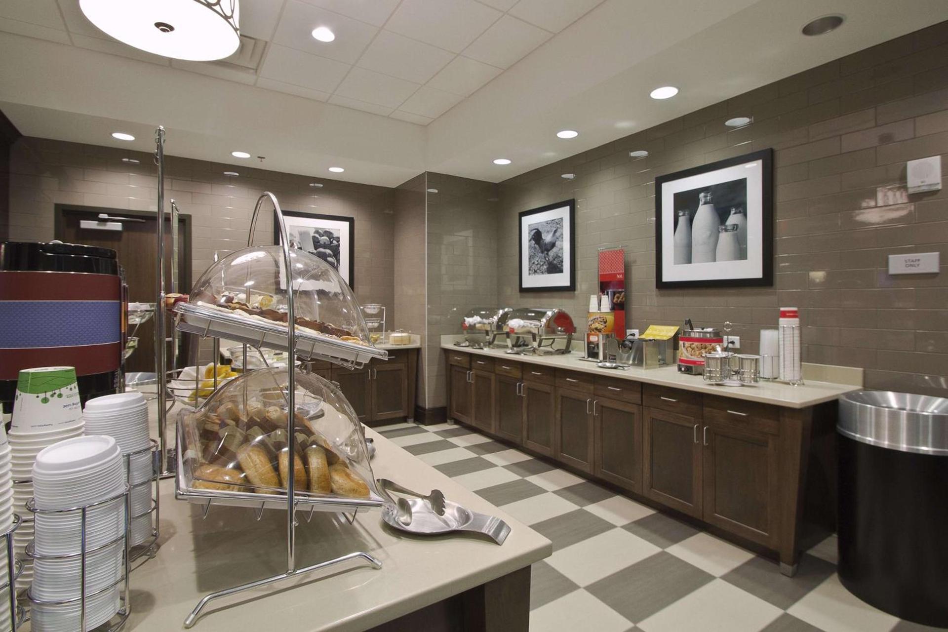 Hampton Inn & Suites Columbus/University Area photo 27