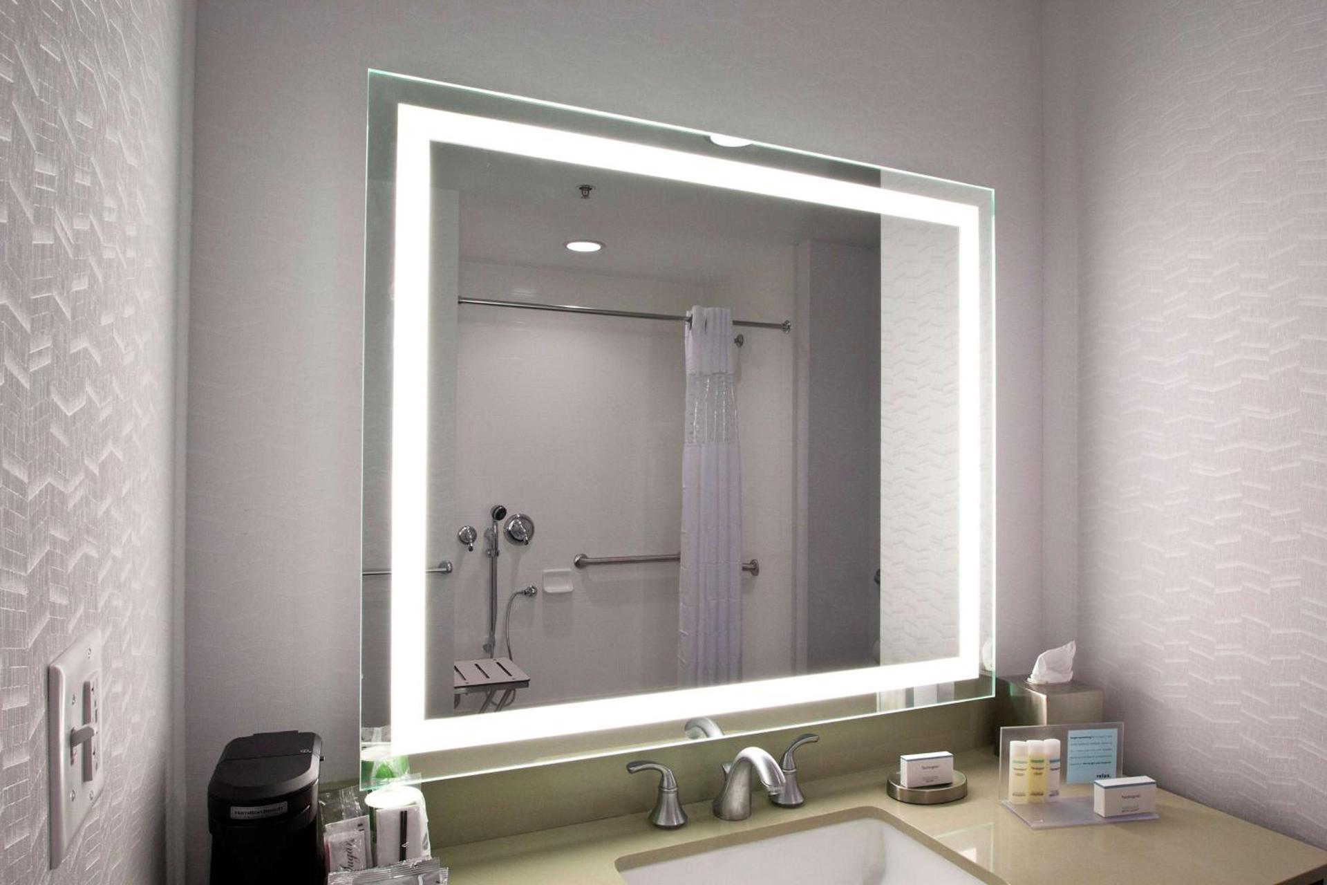 Hampton Inn & Suites Columbus/University Area photo 34
