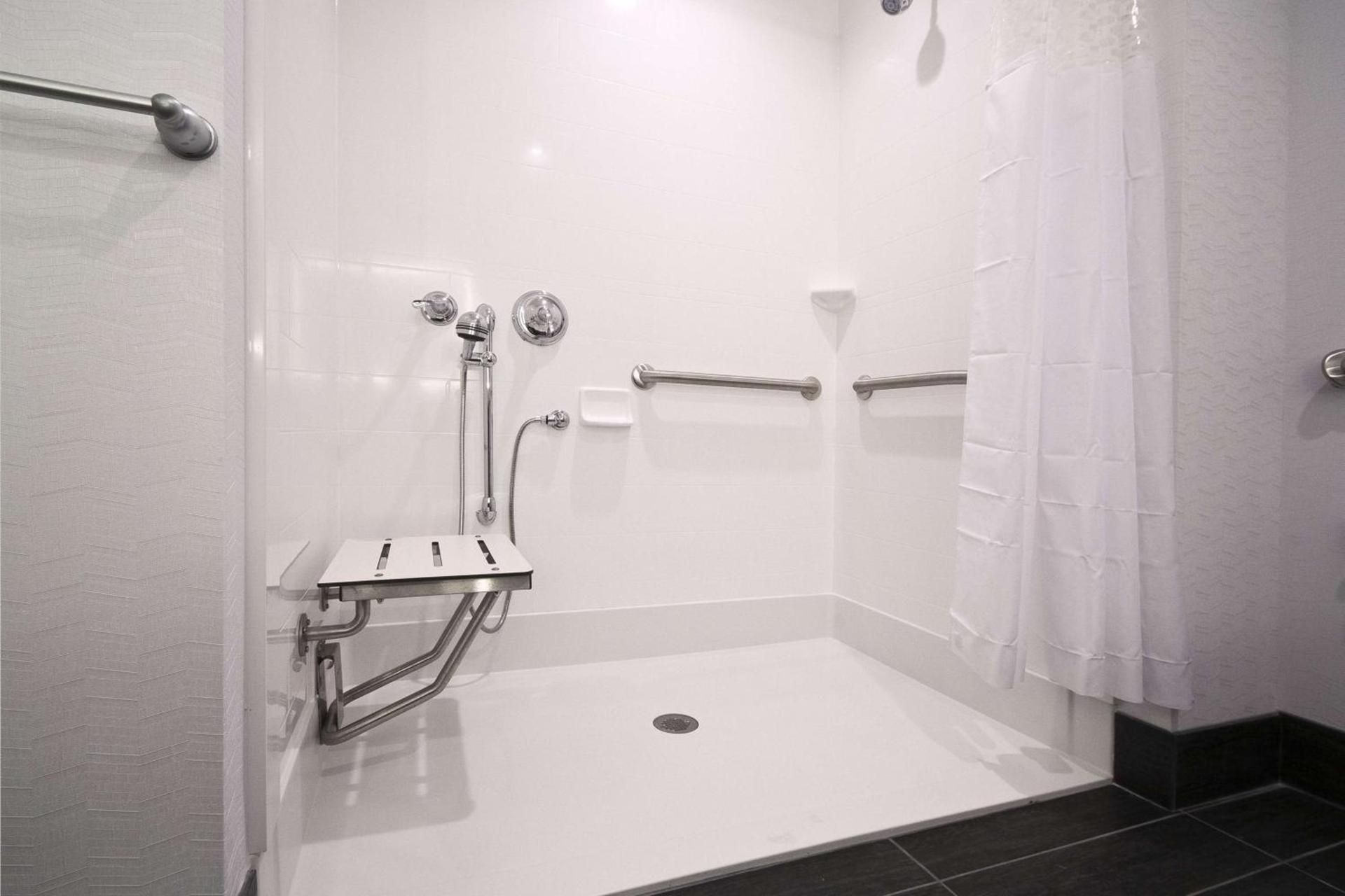 Hampton Inn & Suites Columbus/University Area photo 40
