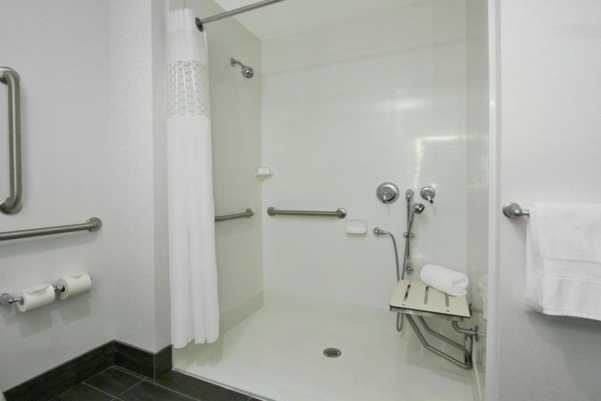 Hampton Inn & Suites Columbus/University Area photo 41