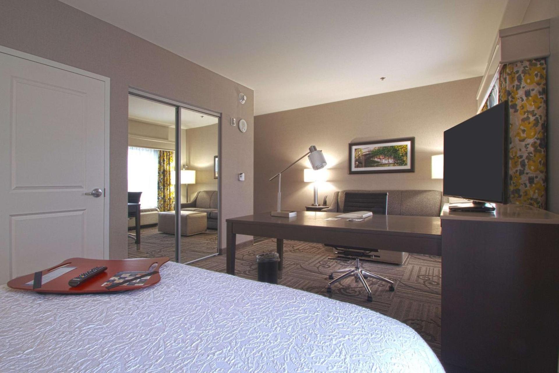 Hampton Inn & Suites Columbus/University Area photo 44