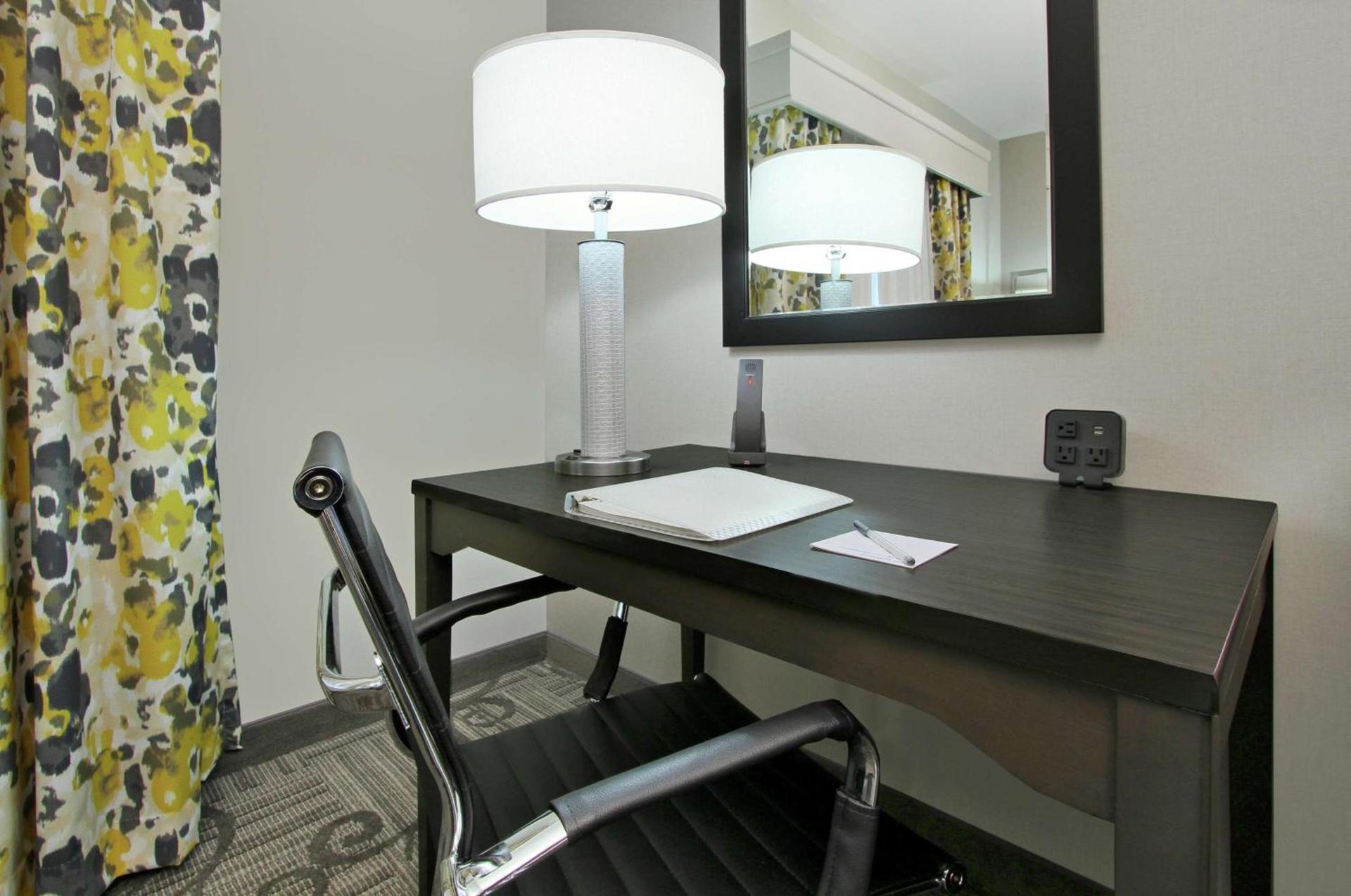 Hampton Inn & Suites Columbus/University Area photo 48