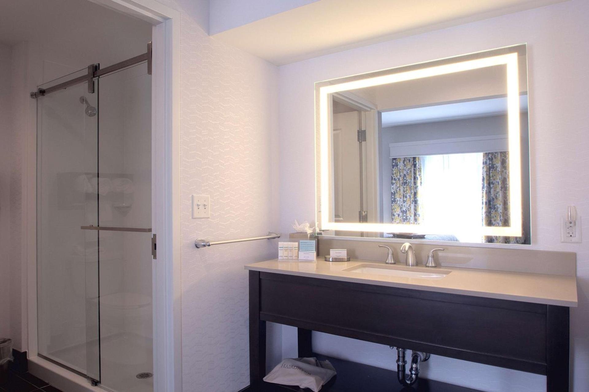 Hampton Inn & Suites Columbus/University Area photo 54