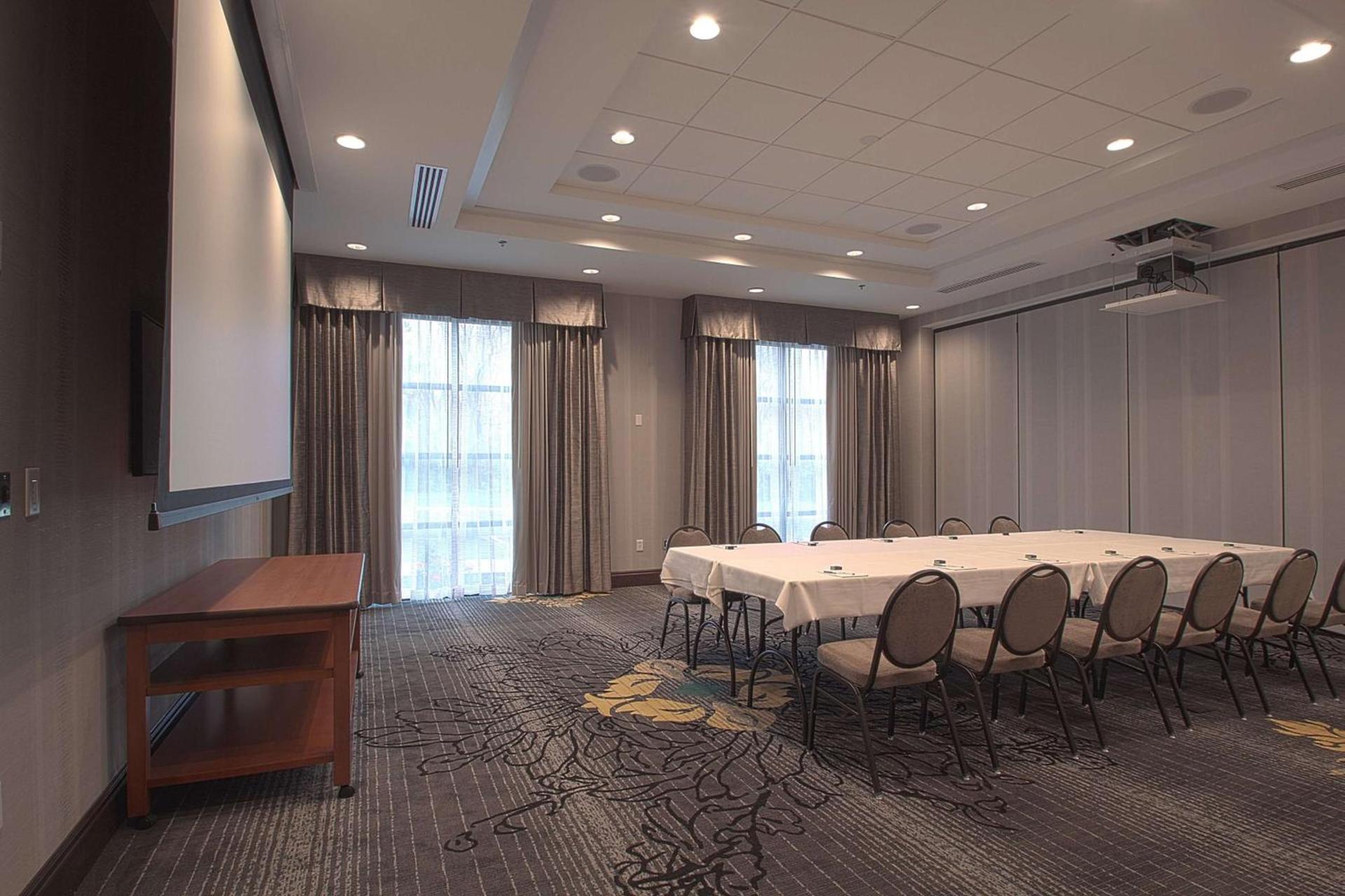 Hampton Inn & Suites Columbus/University Area photo 59