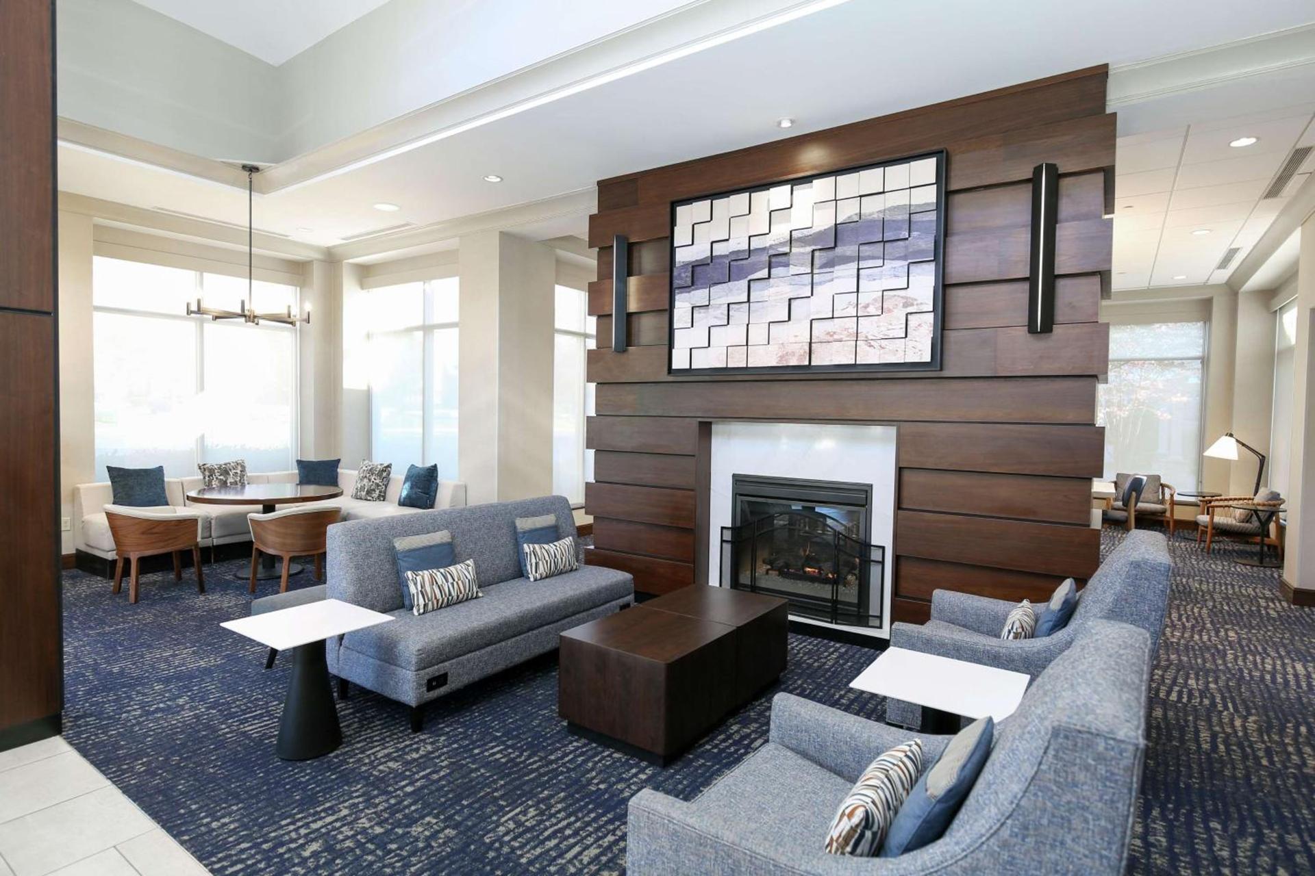 Hilton Garden Inn Melville photo 14