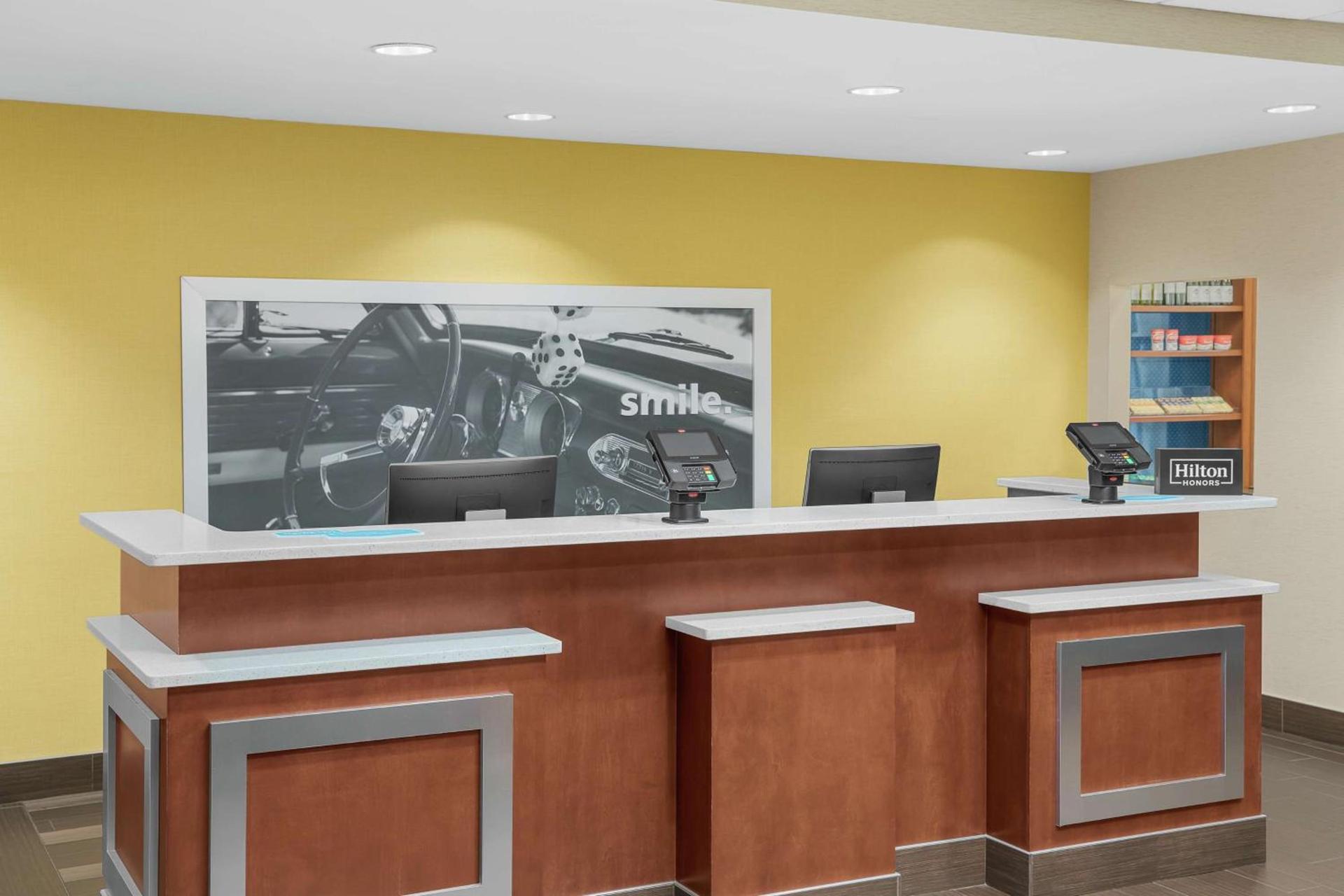 Hampton Inn & Suites Macon I-75 North photo 2